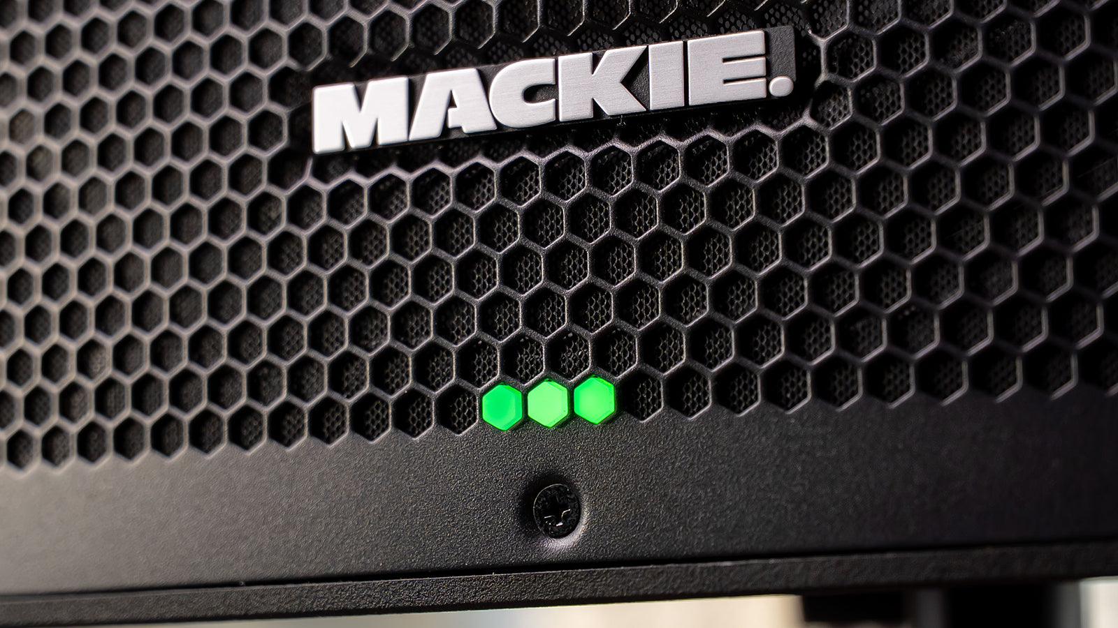 Mackie Thump v4