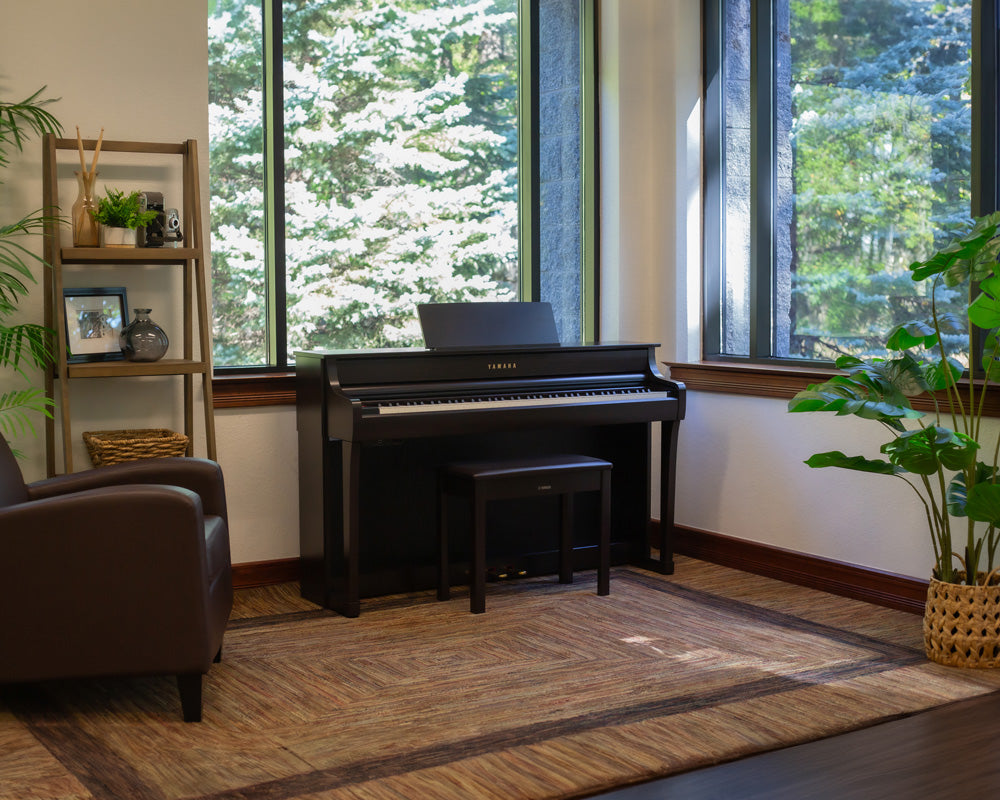 Yamaha CLP-835 in a cozy room