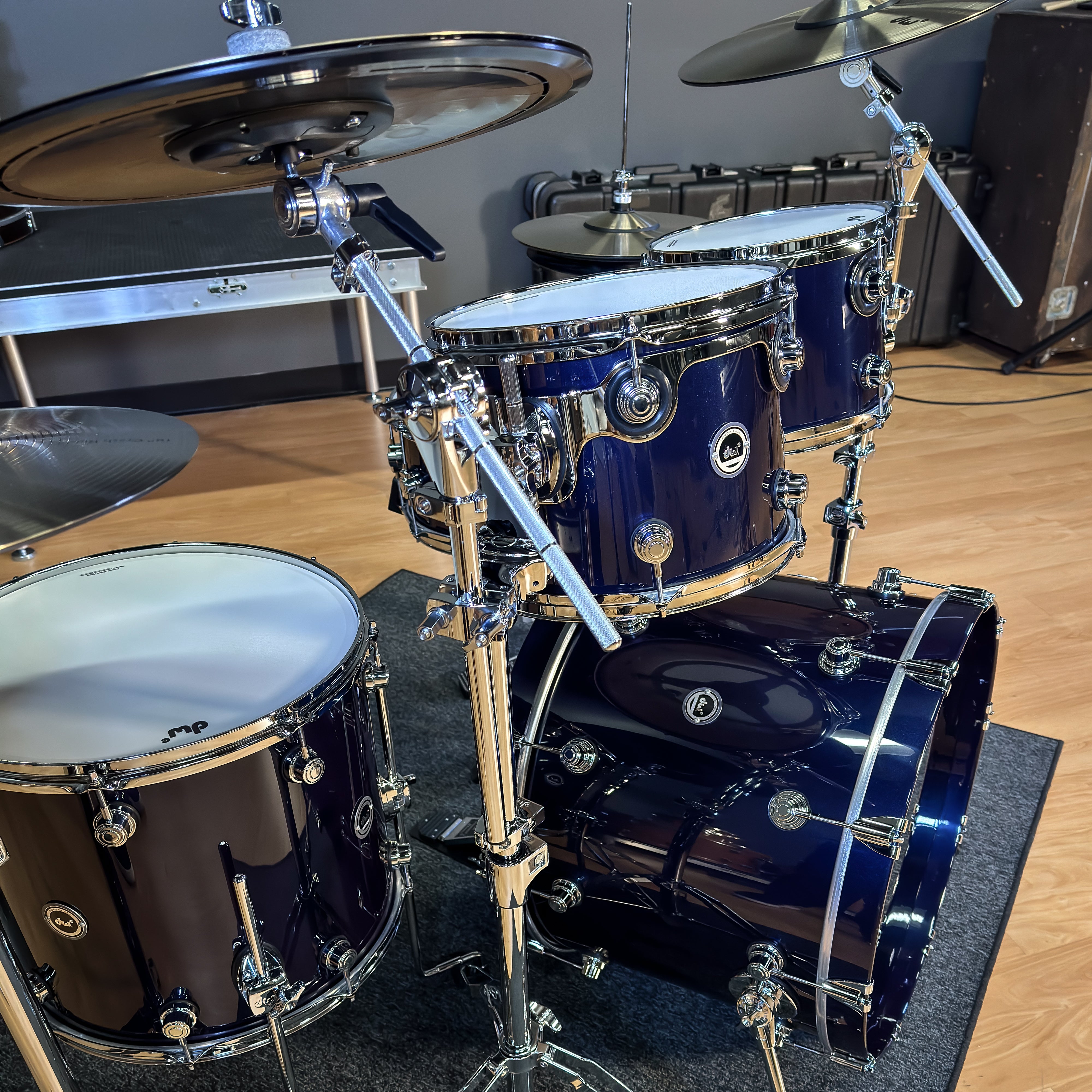 DWE♪【DVD＋CD＋Books＋Guide】 Drum Workshop DEKTLC05TBMBMCP DWe 5-Piece, Midnight Blue