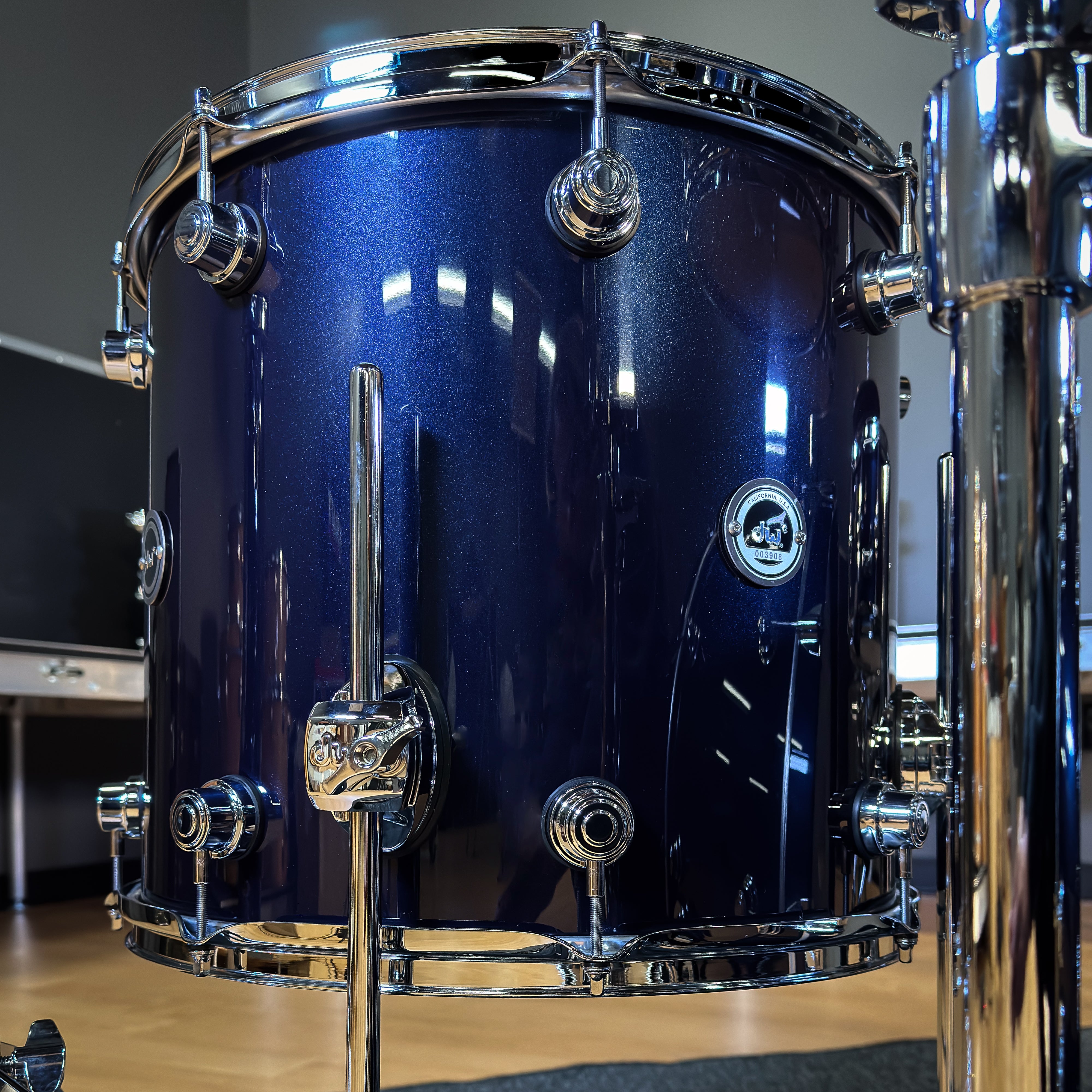 Drum Workshop DEKTLC04TAMBMCP DWe 4-Piece, Midnight Blue Metallic COMPLETE DRUM KIT - View 5