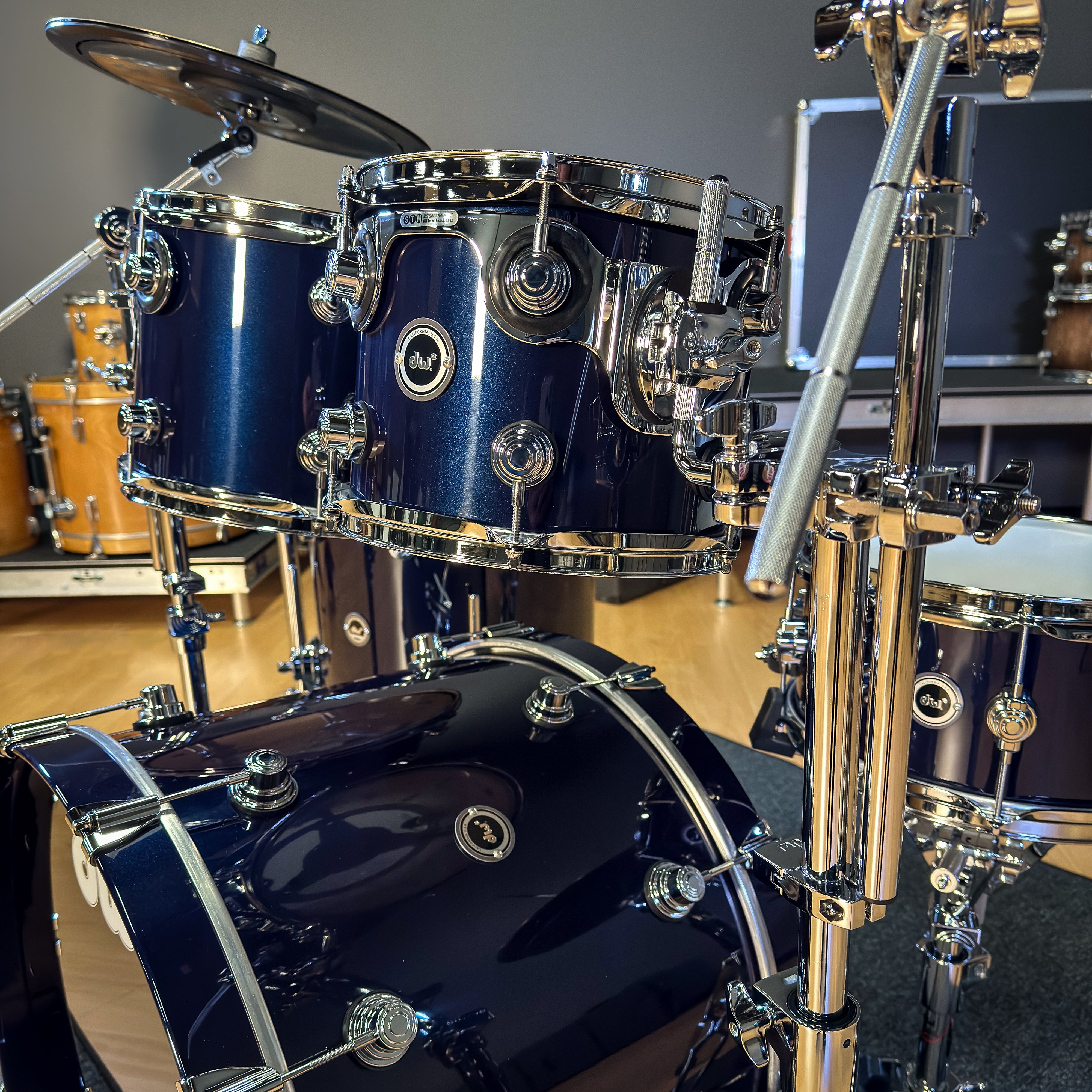 Drum Workshop DEKTLC05TBMBMCP DWe 5-Piece, Midnight Blue Metallic COMPLETE DRUM KIT - View 8