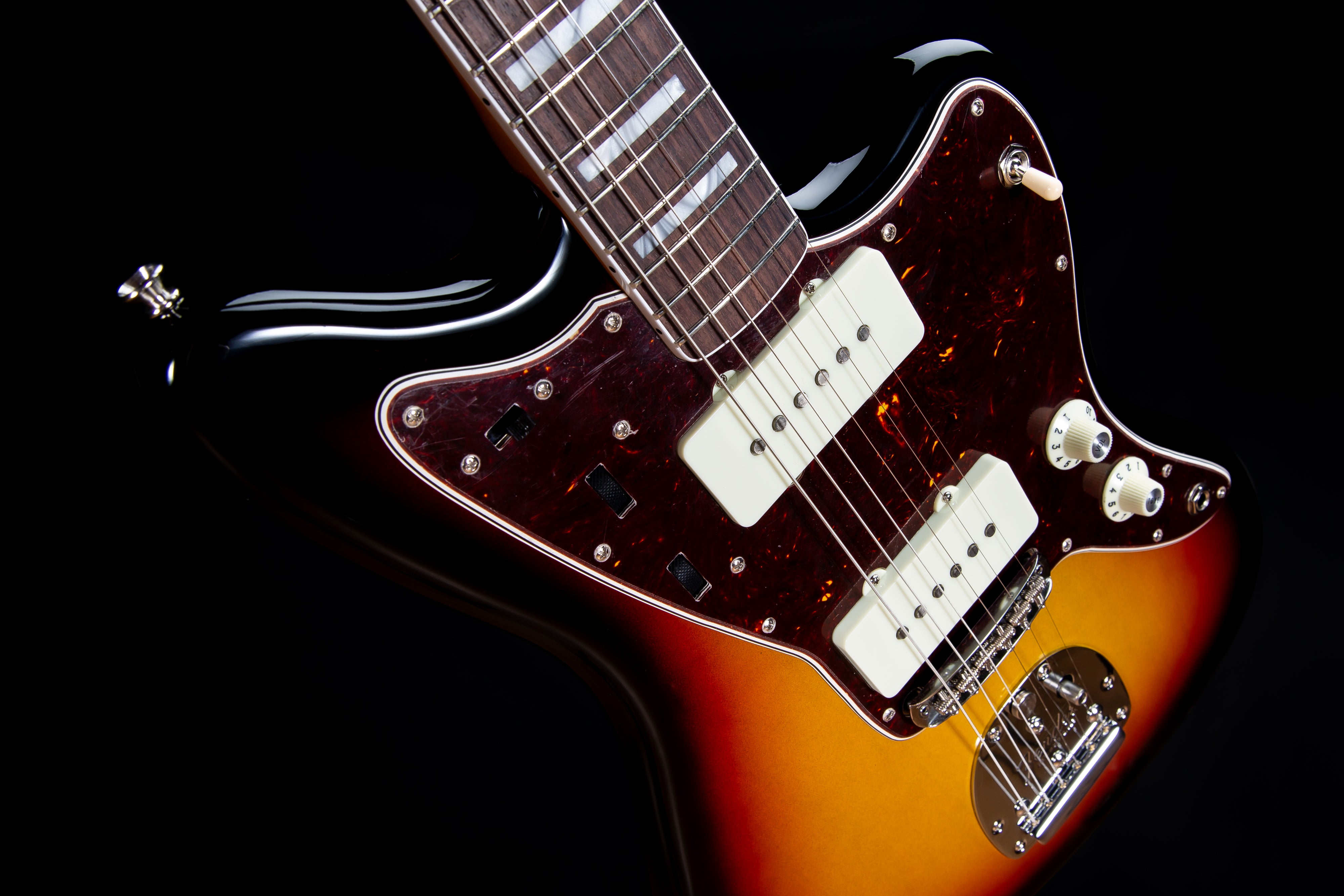 Fender American Vintage II 1966 Jazzmaster - 3-Color Sunburst SN 