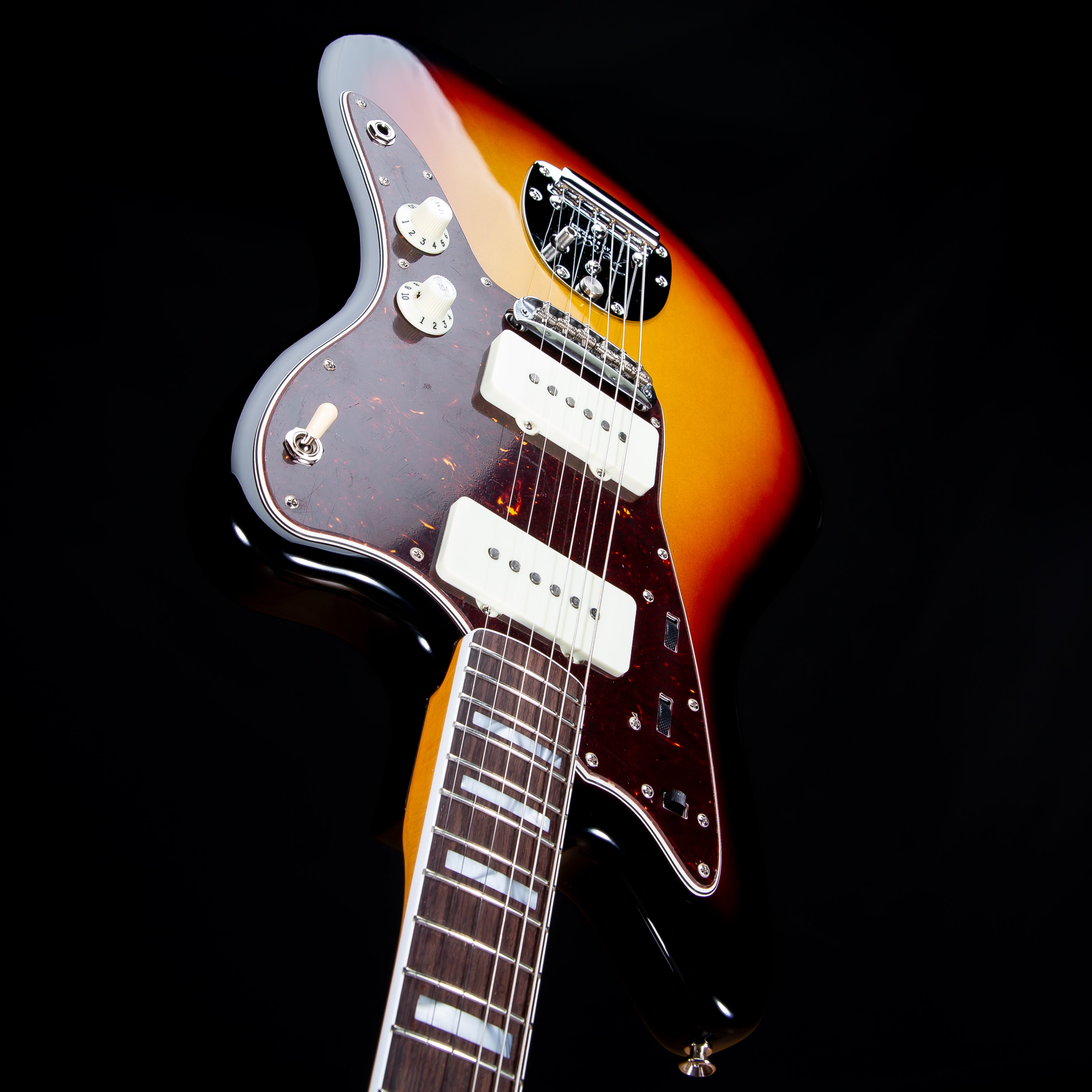 Fender American Vintage II 1966 Jazzmaster - 3-Color Sunburst SN V2327853