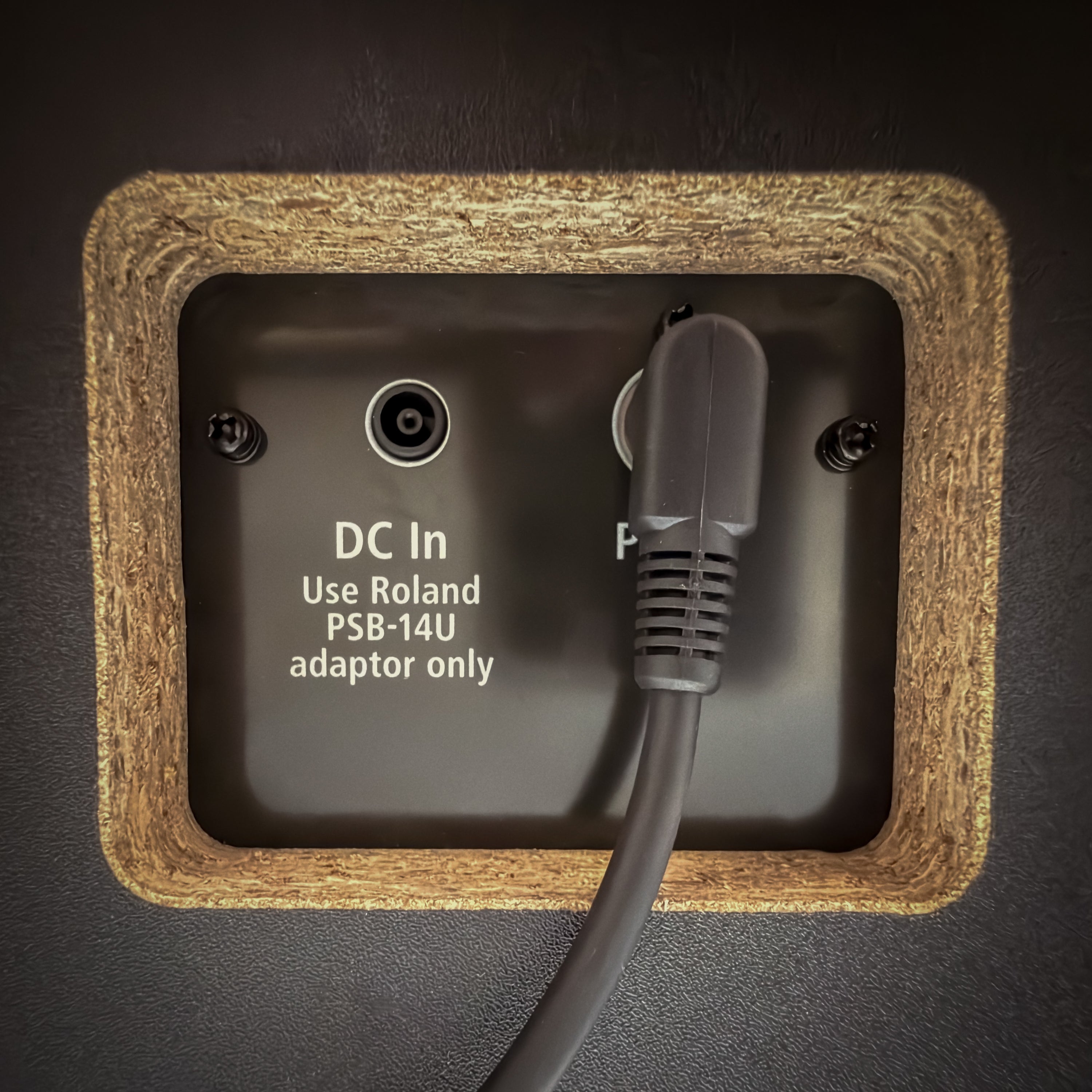 Roland HP704 Digital Piano - Light Oak power and pedals jacks