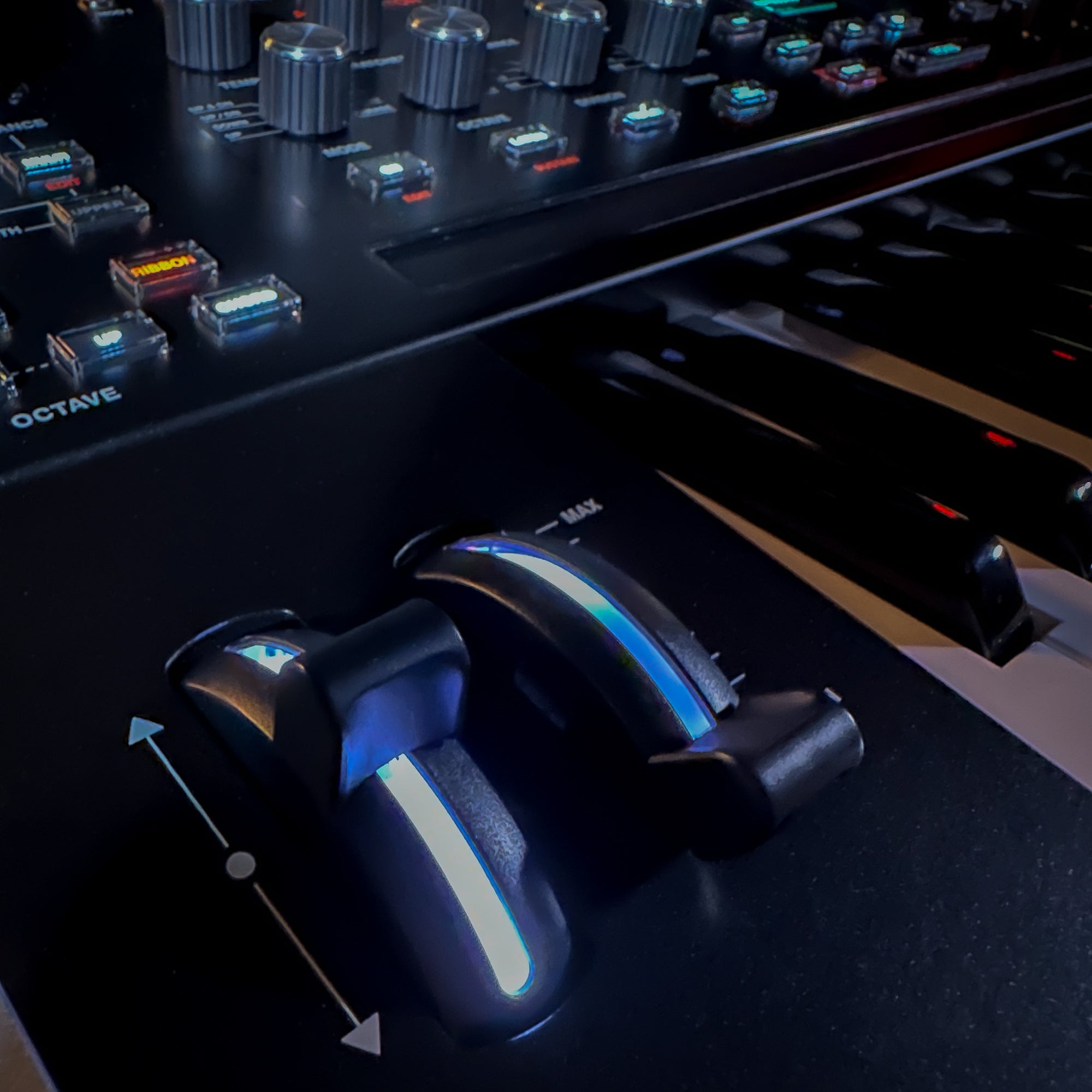 Pitch and Modulation wheel on the ASM Hydrasynth Deluxe