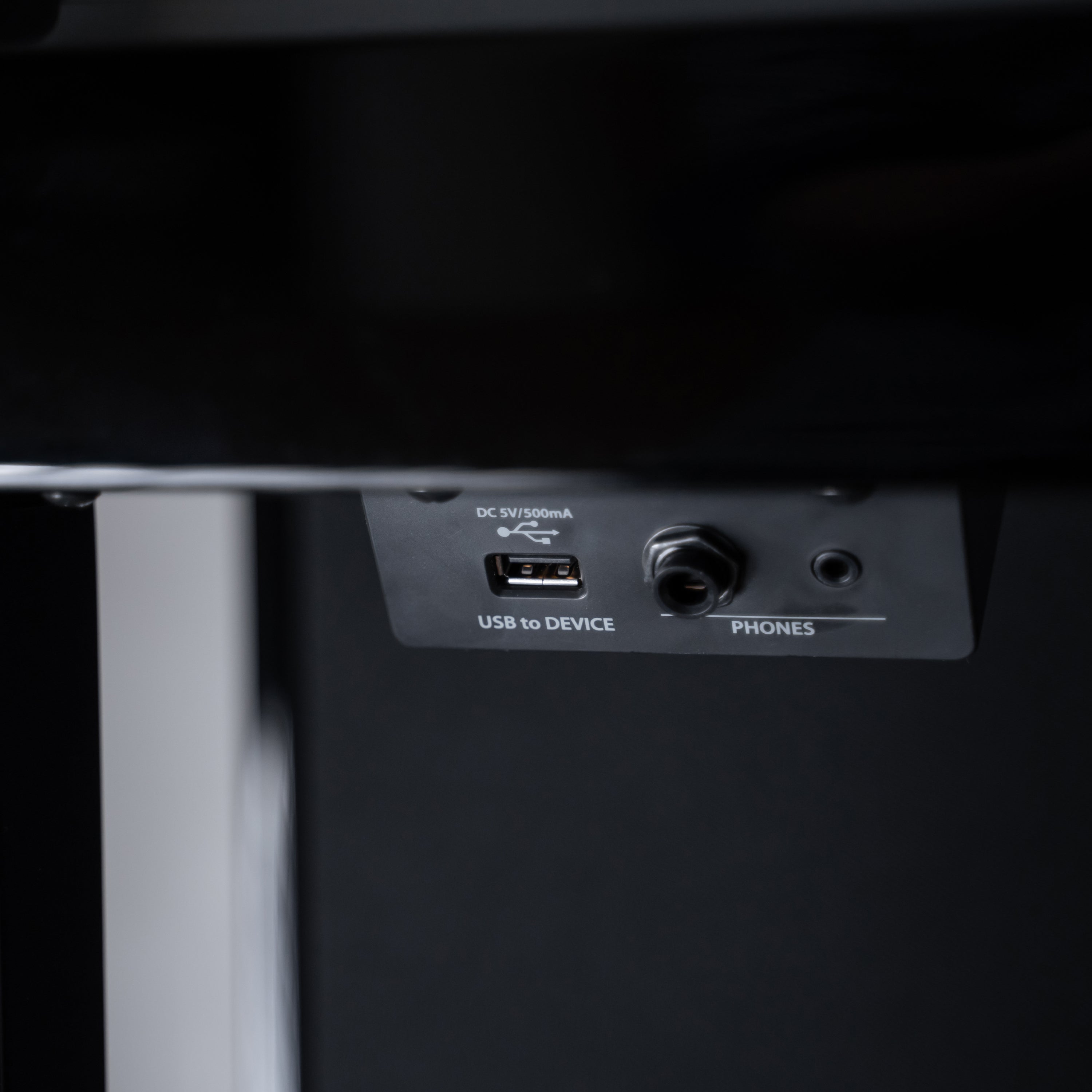 Kawai CA901 Digital Piano - USB and Headphone Jacks