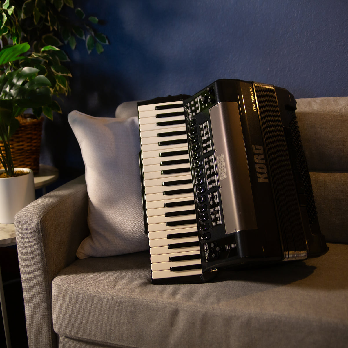 Korg FISA SUPREMA Digital Accordion Dale Mathis Edition – Kraft Music