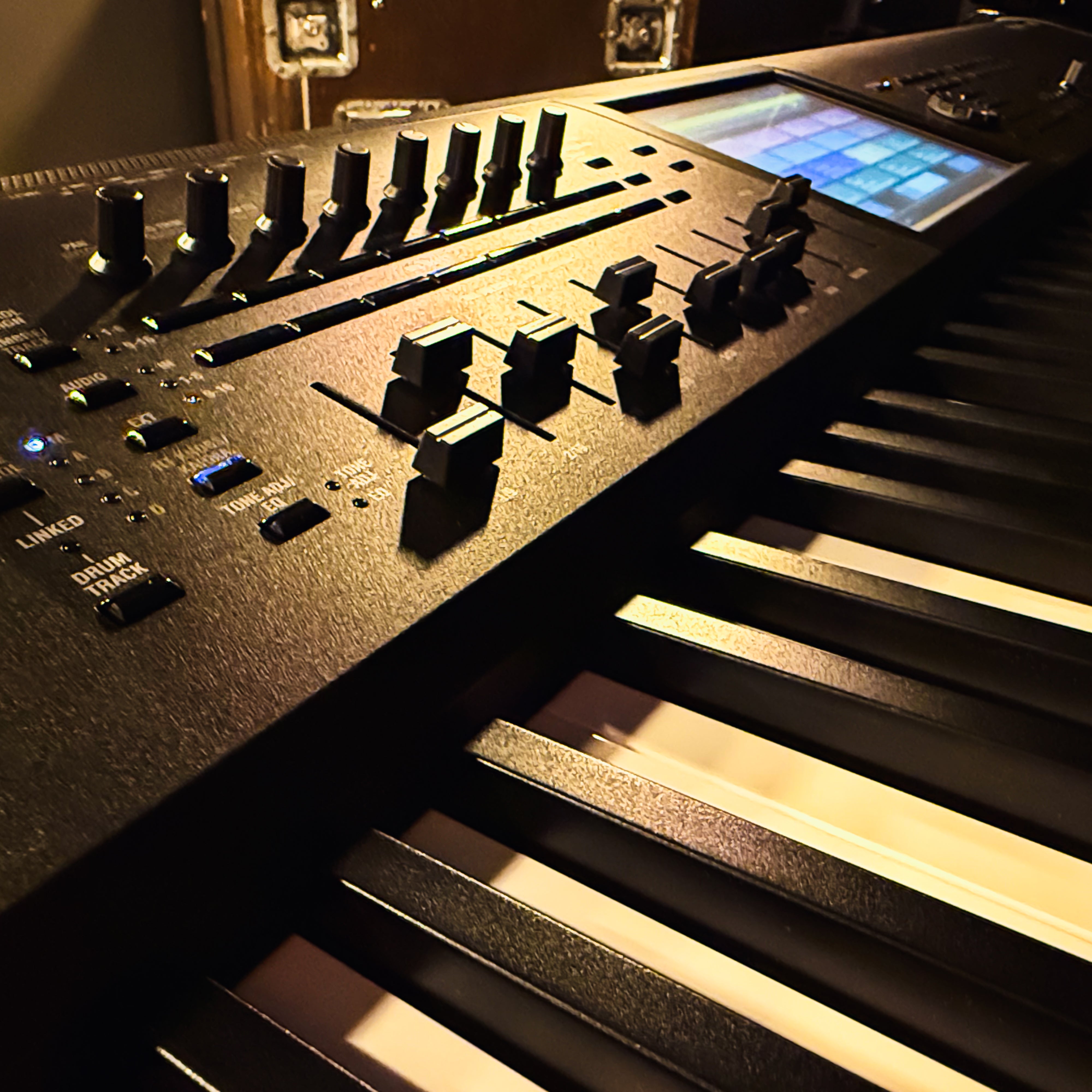 Korg Kronos 3 88-Key Music Workstation View 5