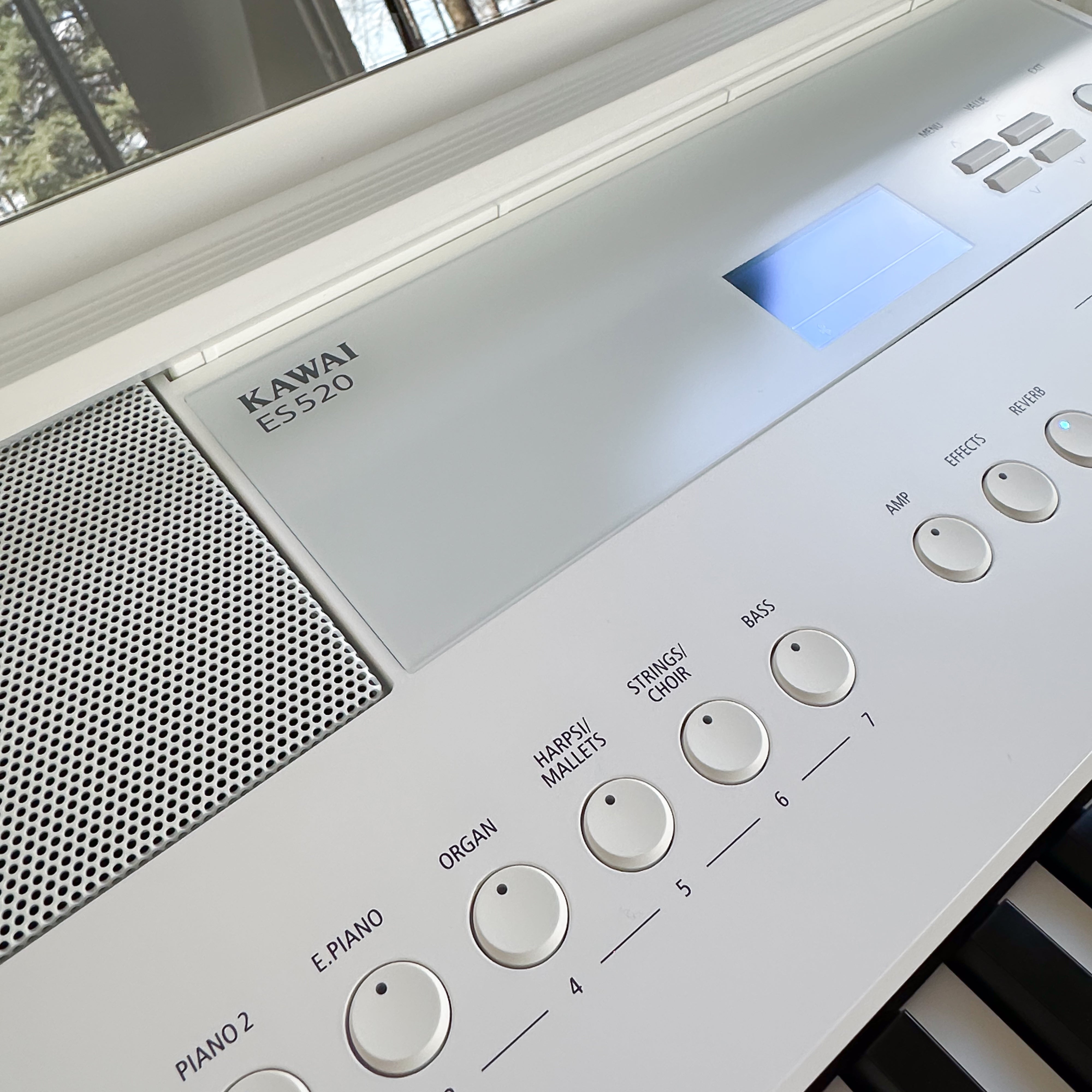 Kawai ES520 Portable Digital Piano - View 3