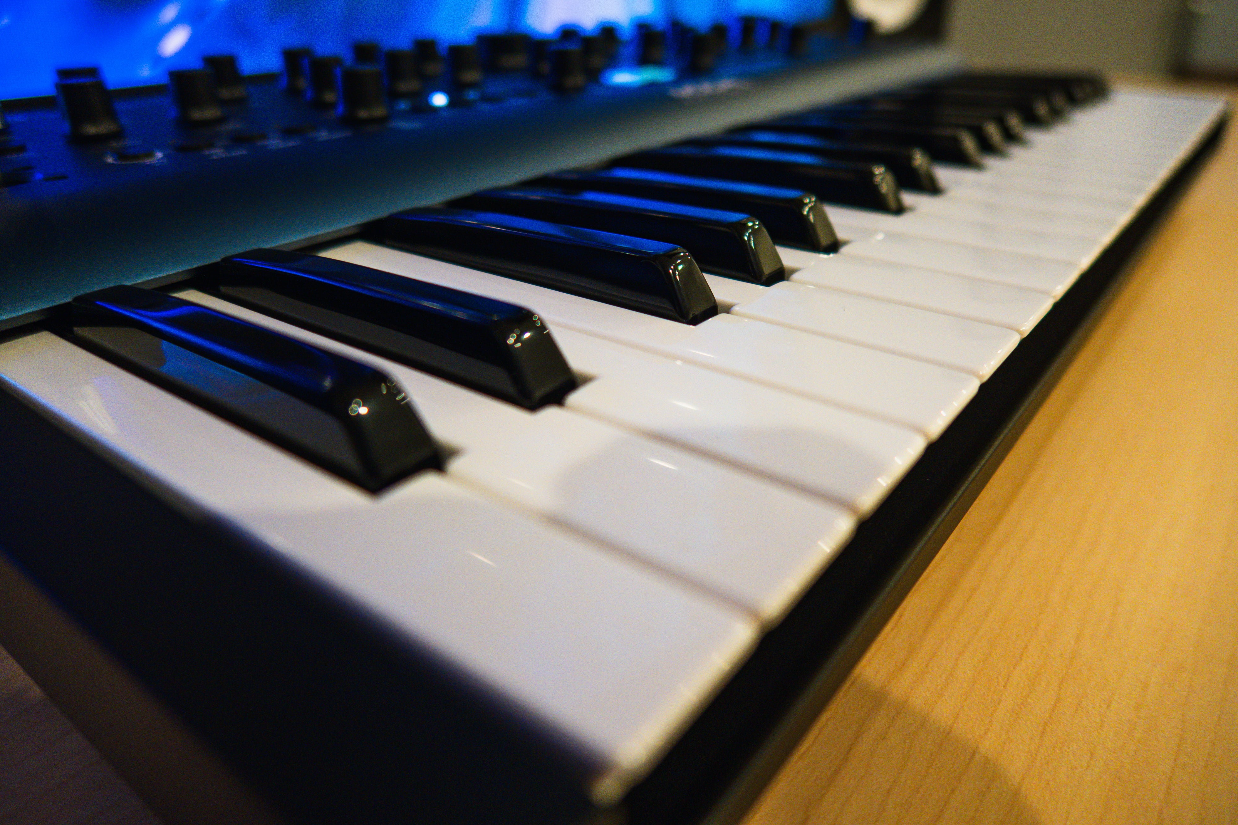 Modal Electronics Cobalt8 37-Key Virtual Analog Synthesizer View 6