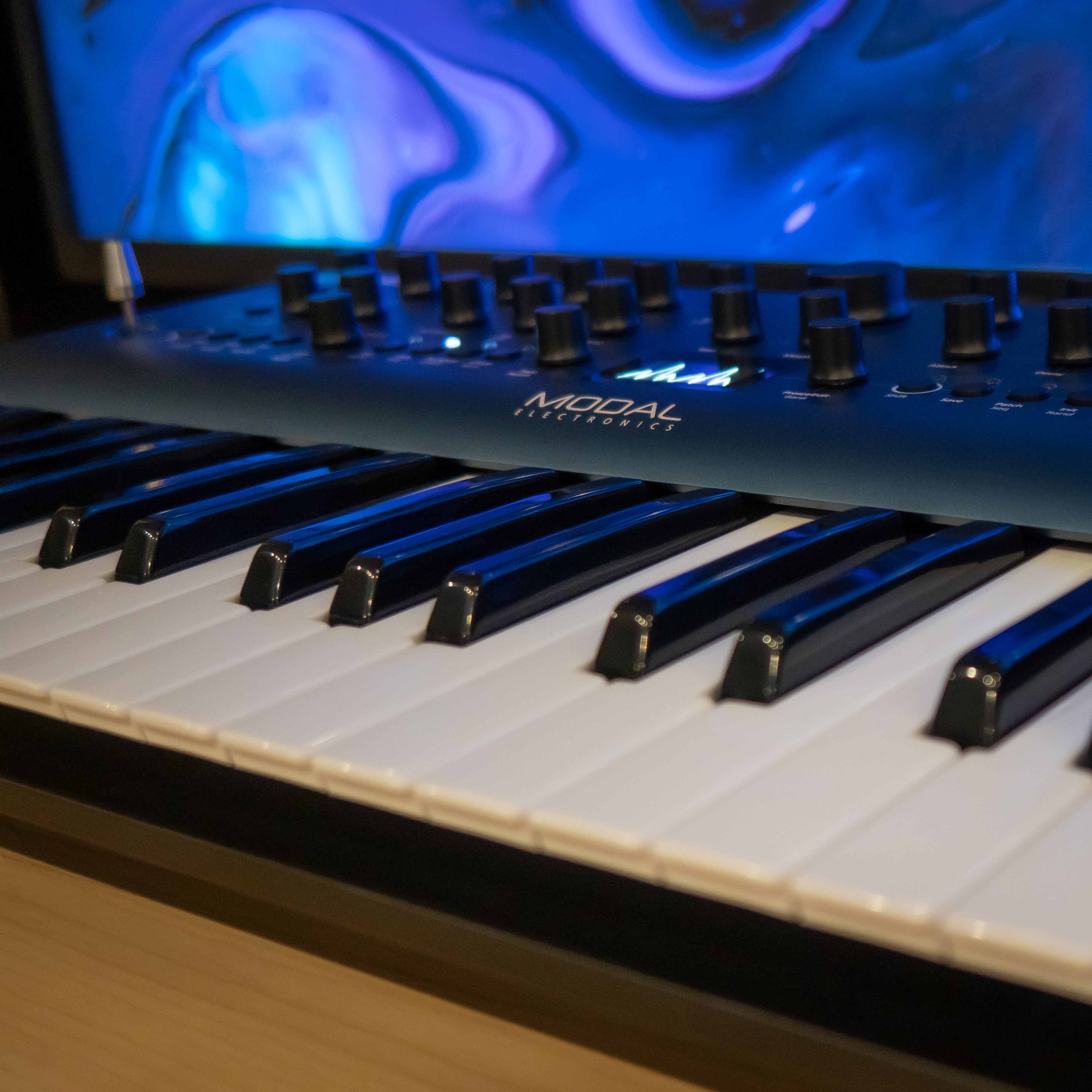 Modal Electronics Cobalt8 37-Key Virtual Analog Synthesizer View 4