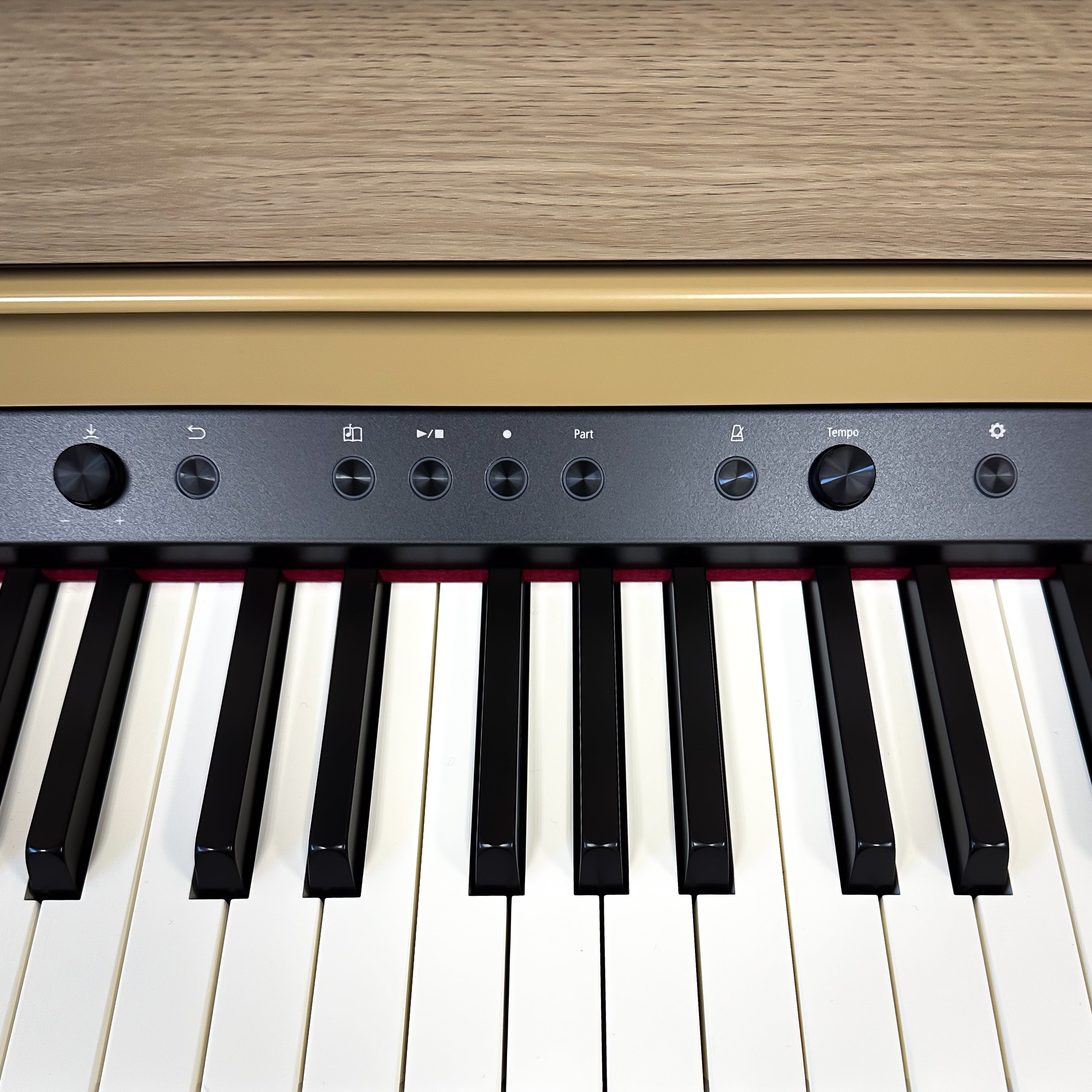 Roland HP702 Digital Piano Light Oak Kraft Music