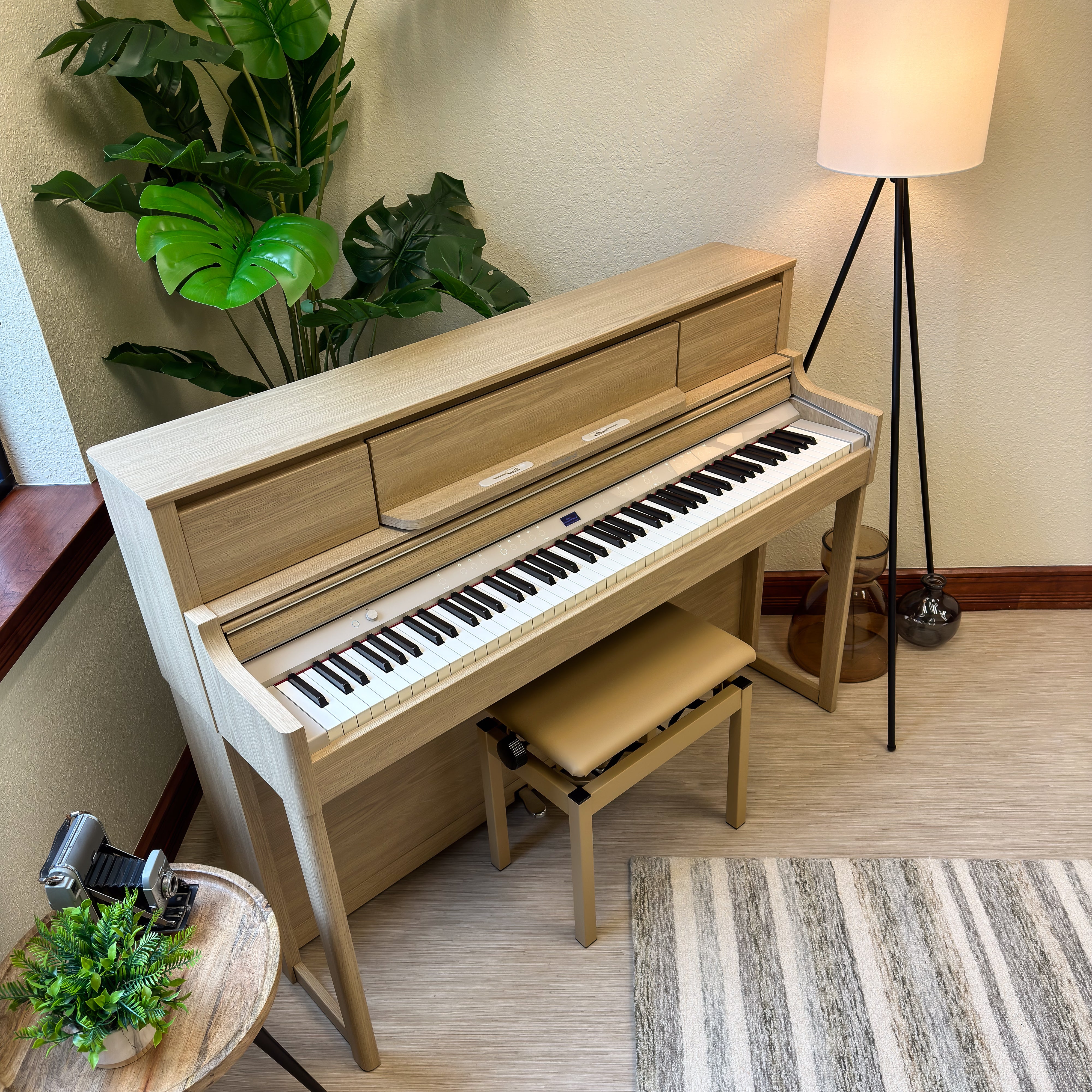 Roland LX-5 Digital Piano with Bench - Light Oak - View 8