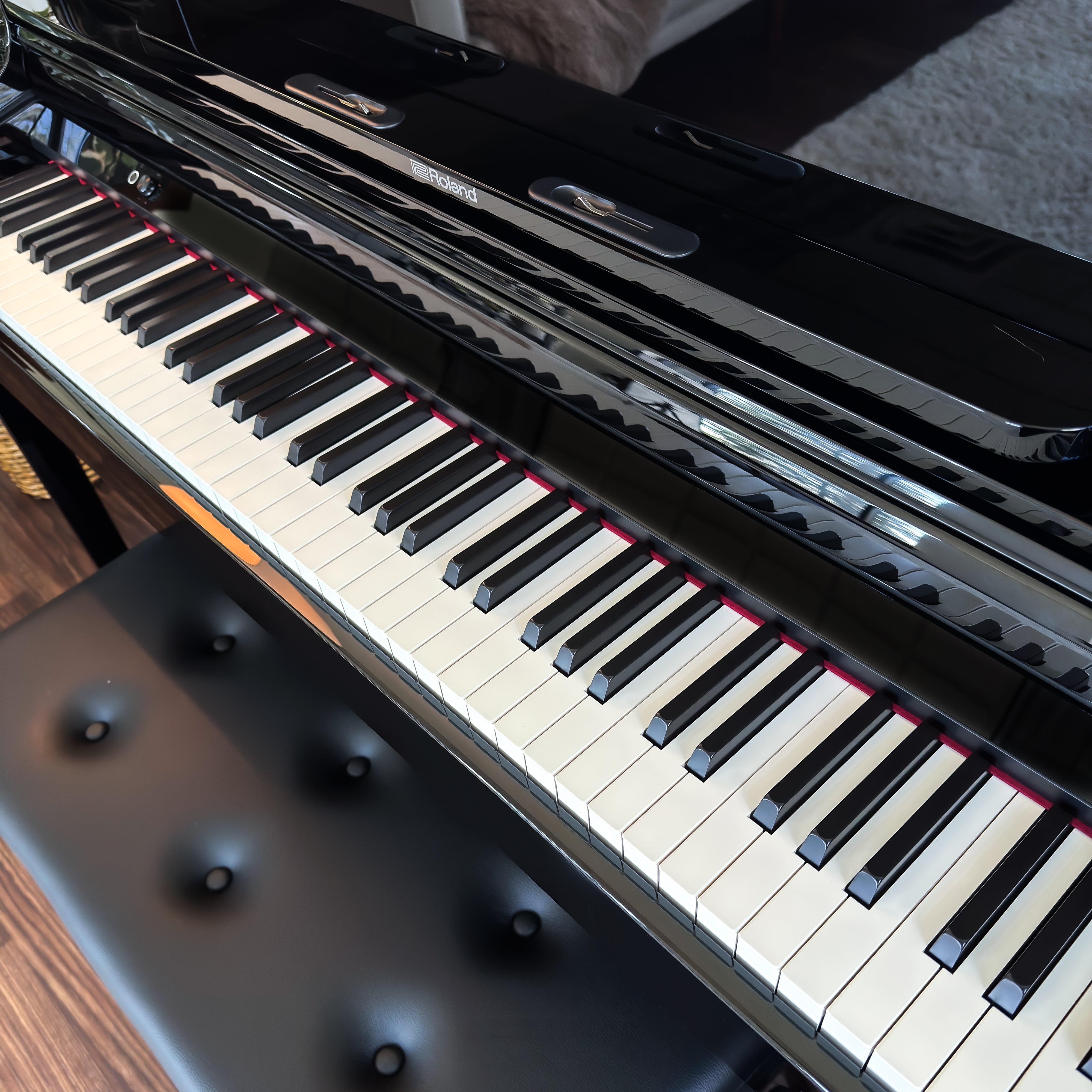Roland LX-6 Digital Piano with Bench - Polished Ebony – Kraft Music