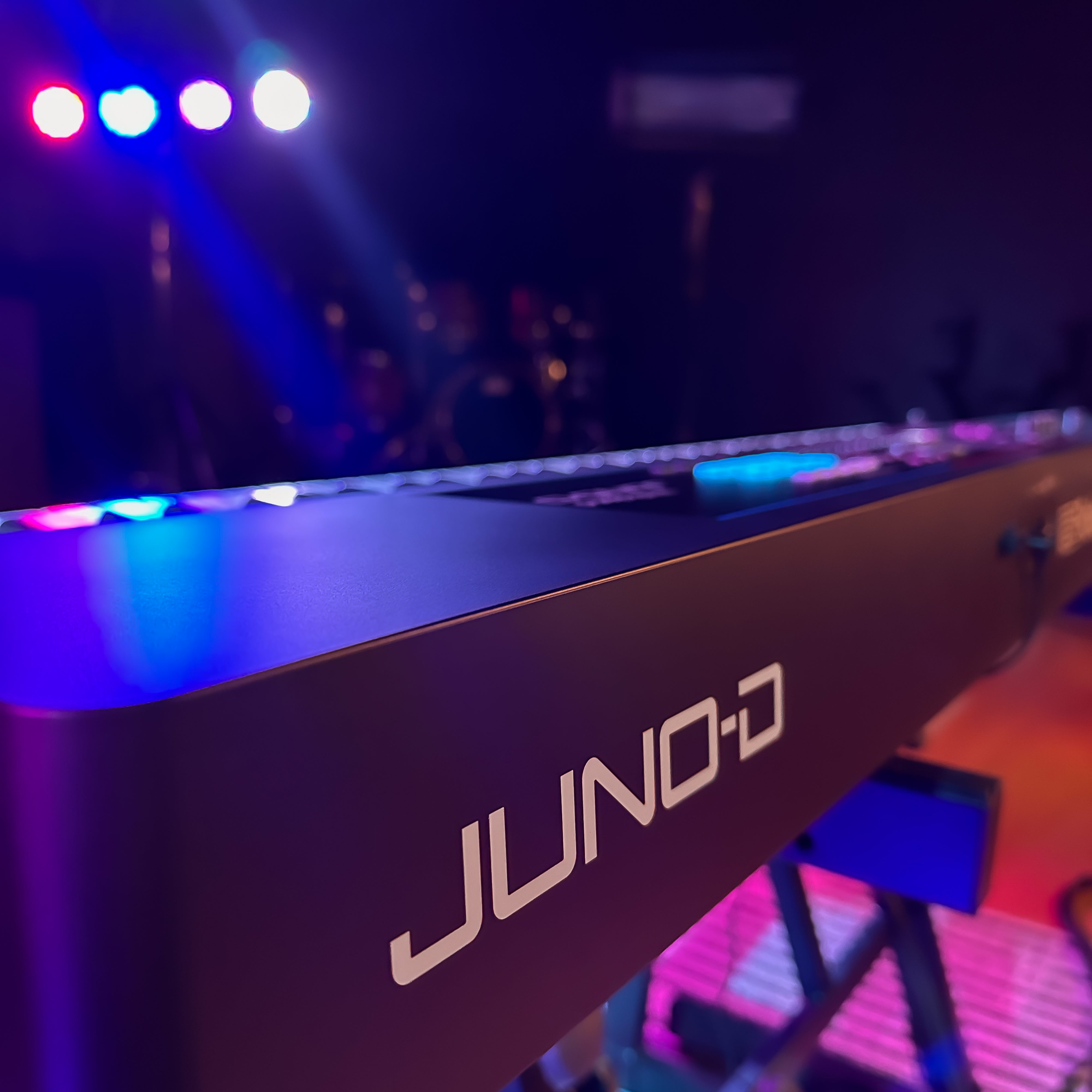 Roland Juno-D7 76-Key Synthesizer View 8