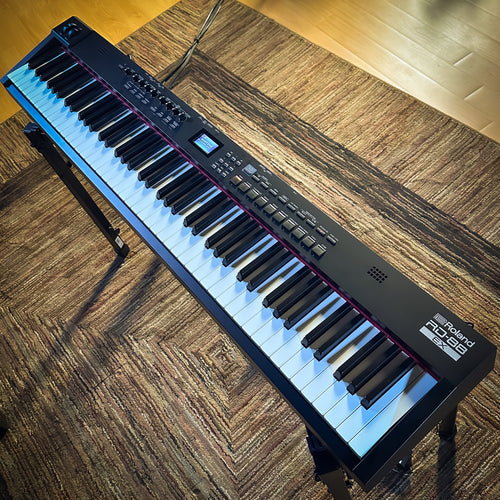 Roland RD-88 EX Stage Piano - View 4