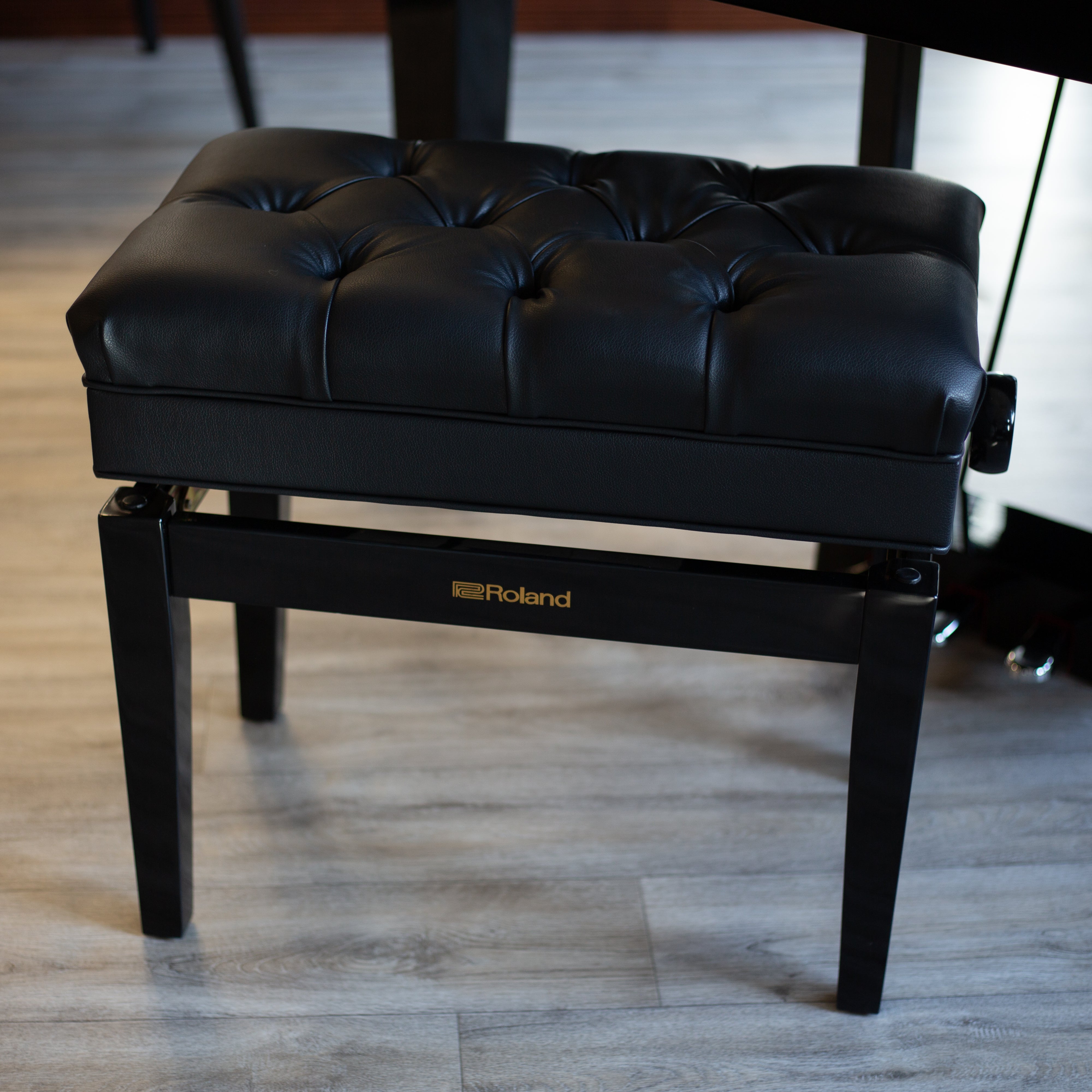 Roland GP-9M Digital Grand Piano with Moving Keys - Polished Ebony - View 11