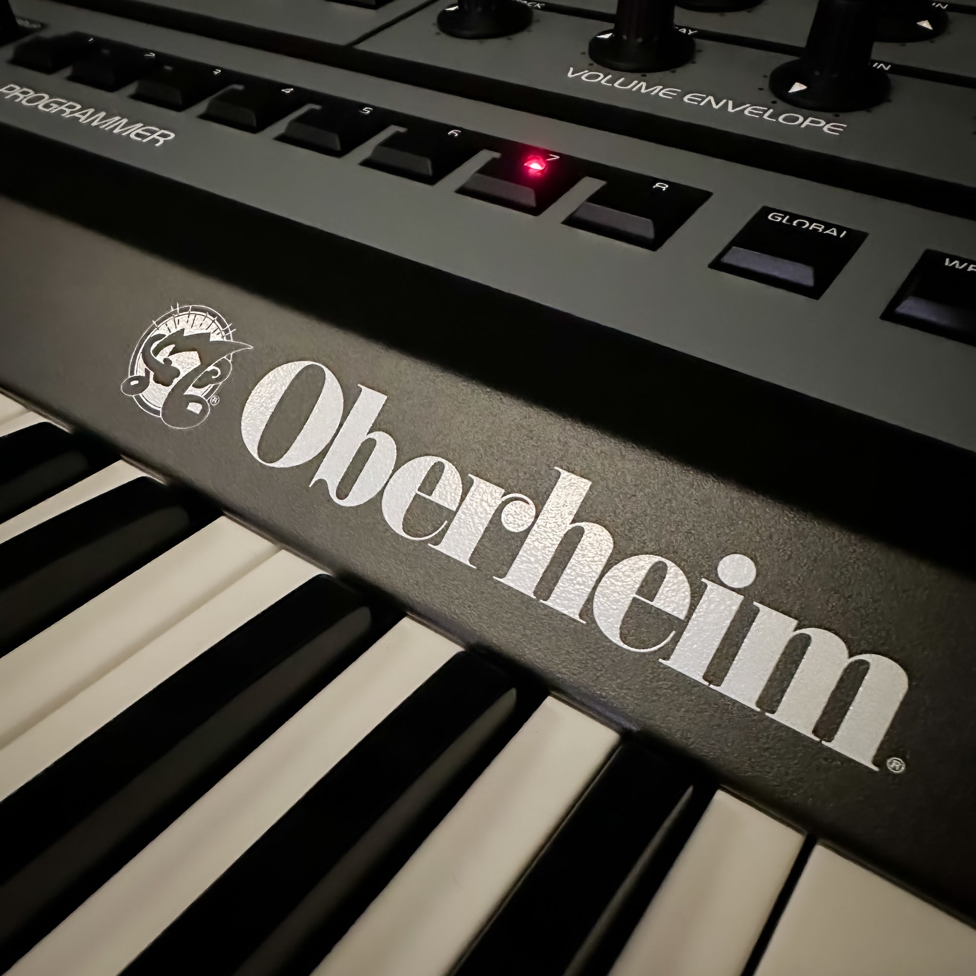 Oberheim OB-X8 Polyphonic Analog Keyboard Synthesizer View 4