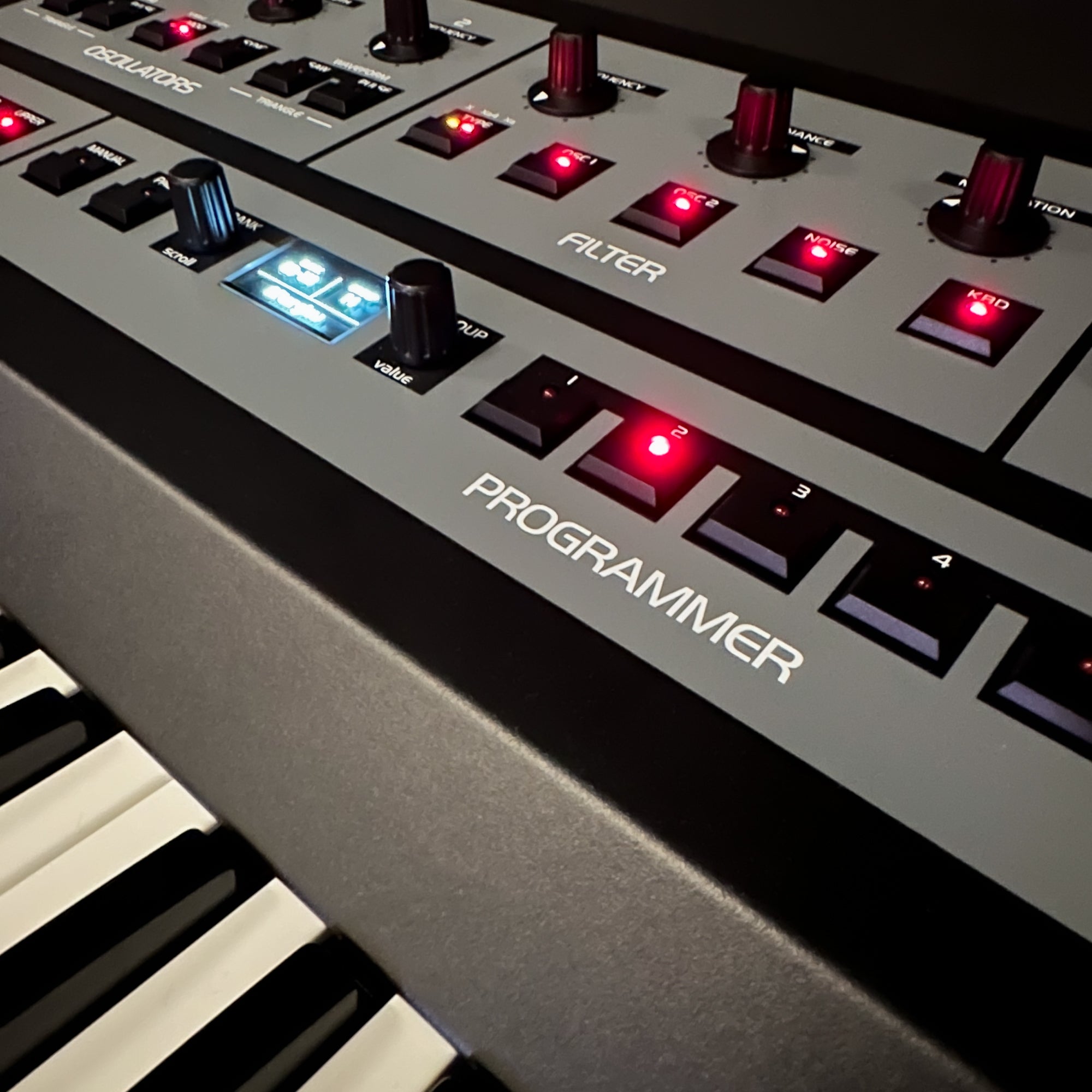 Oberheim OB-X8 Polyphonic Analog Keyboard Synthesizer – Kraft Music