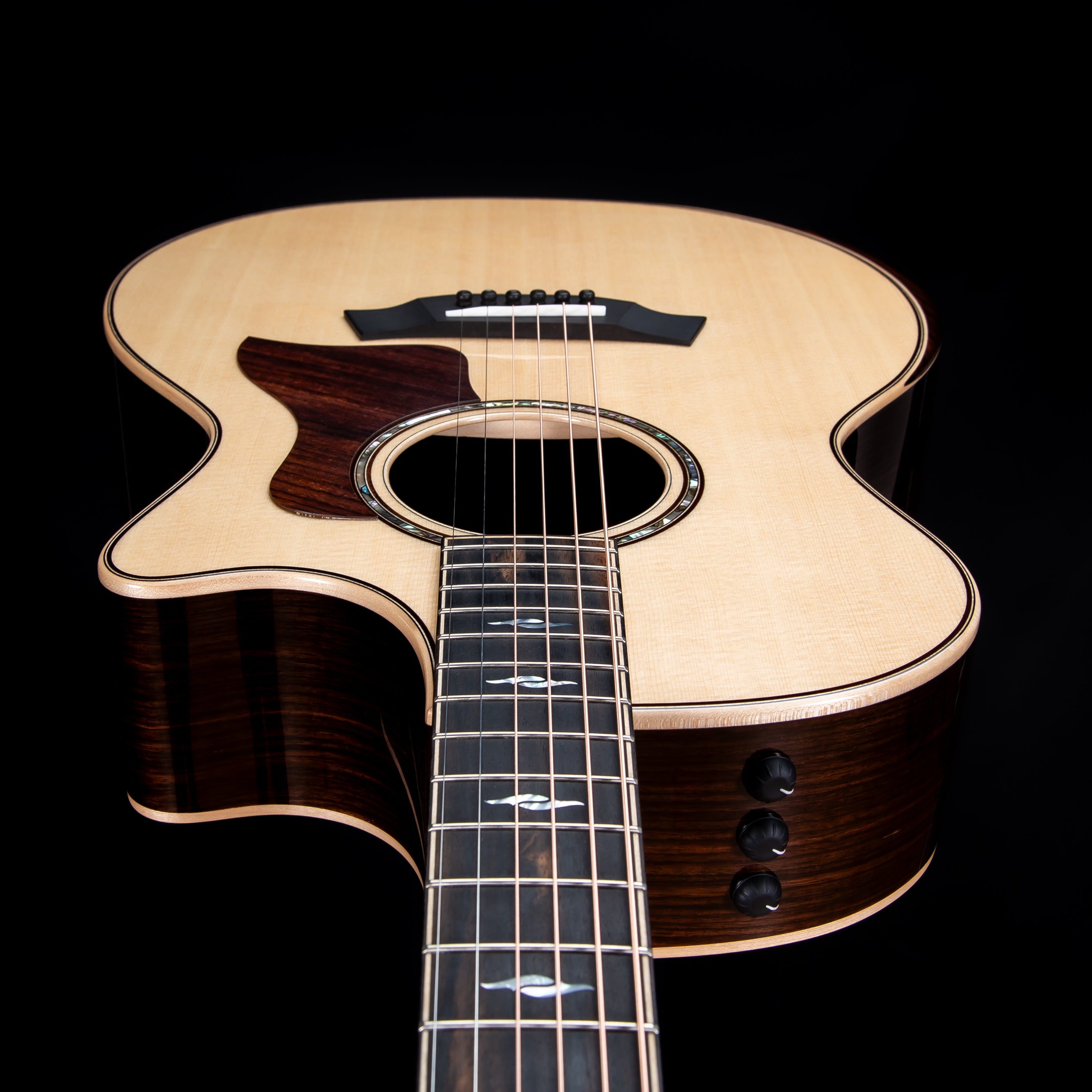Taylor 814CE Acoustic-Electric Guitar view 9