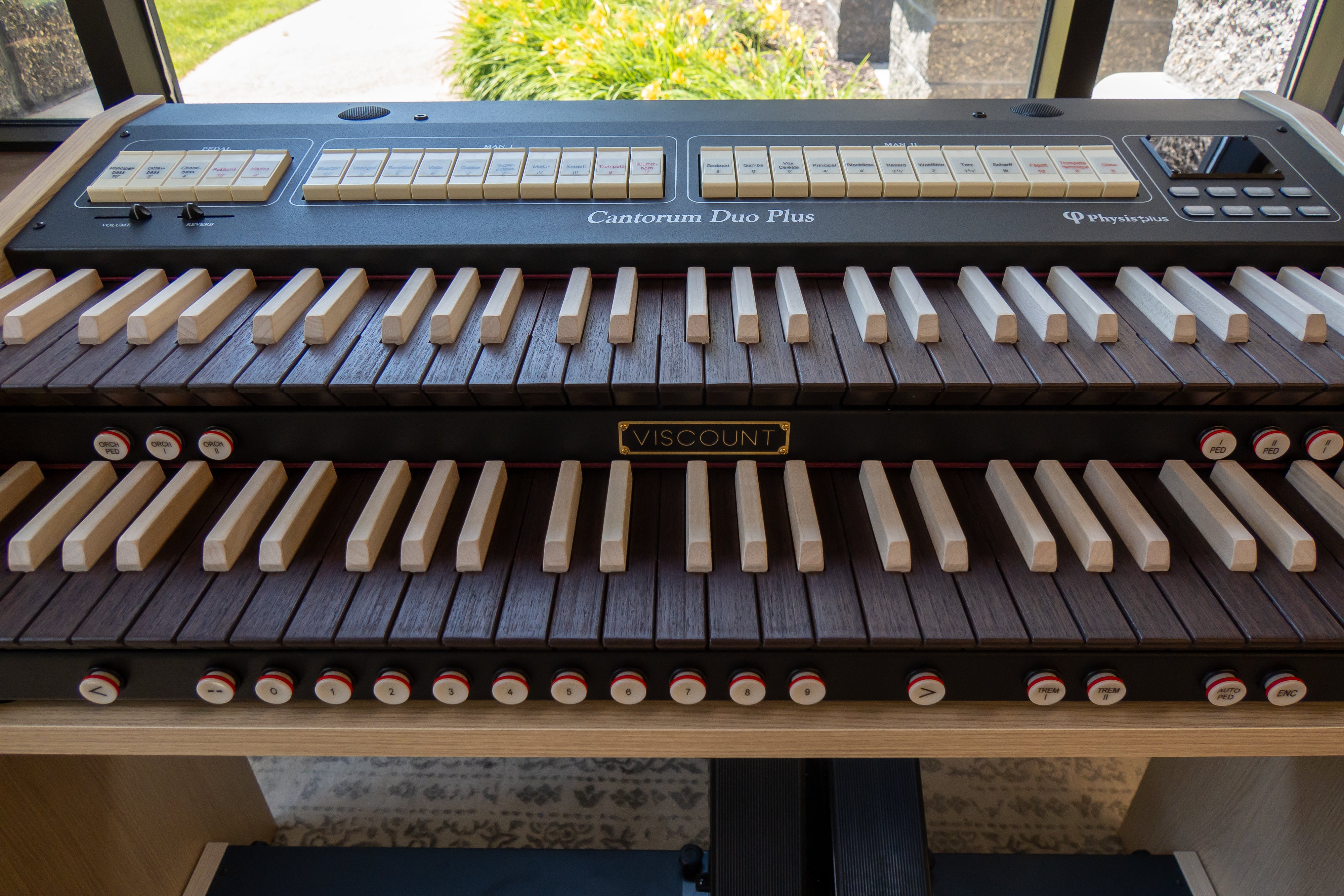 Viscount Cantorum Duo Plus Two Manual Portable Organ - Wood Keys