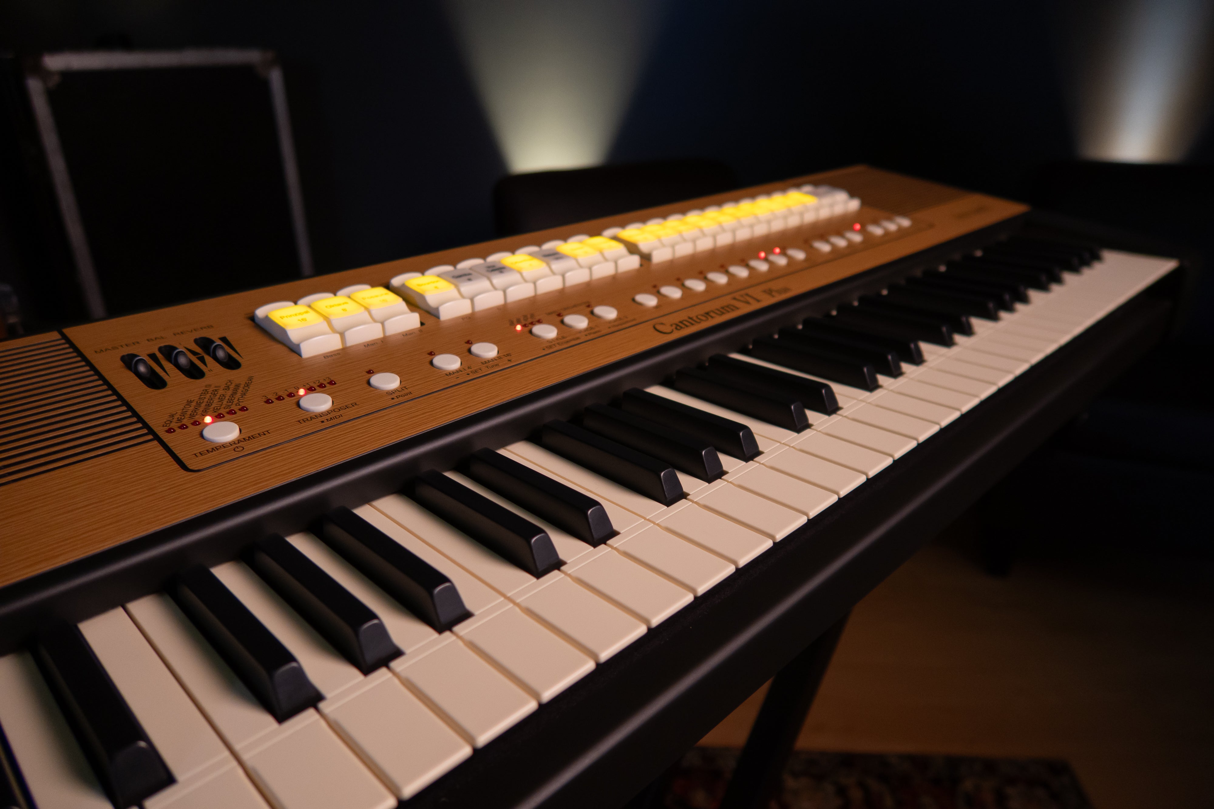 ポータブルオルガン：Cantorum VI Plus パイプオルガン ポータブルオルガン：Cantorum VI Plus パイプオルガン