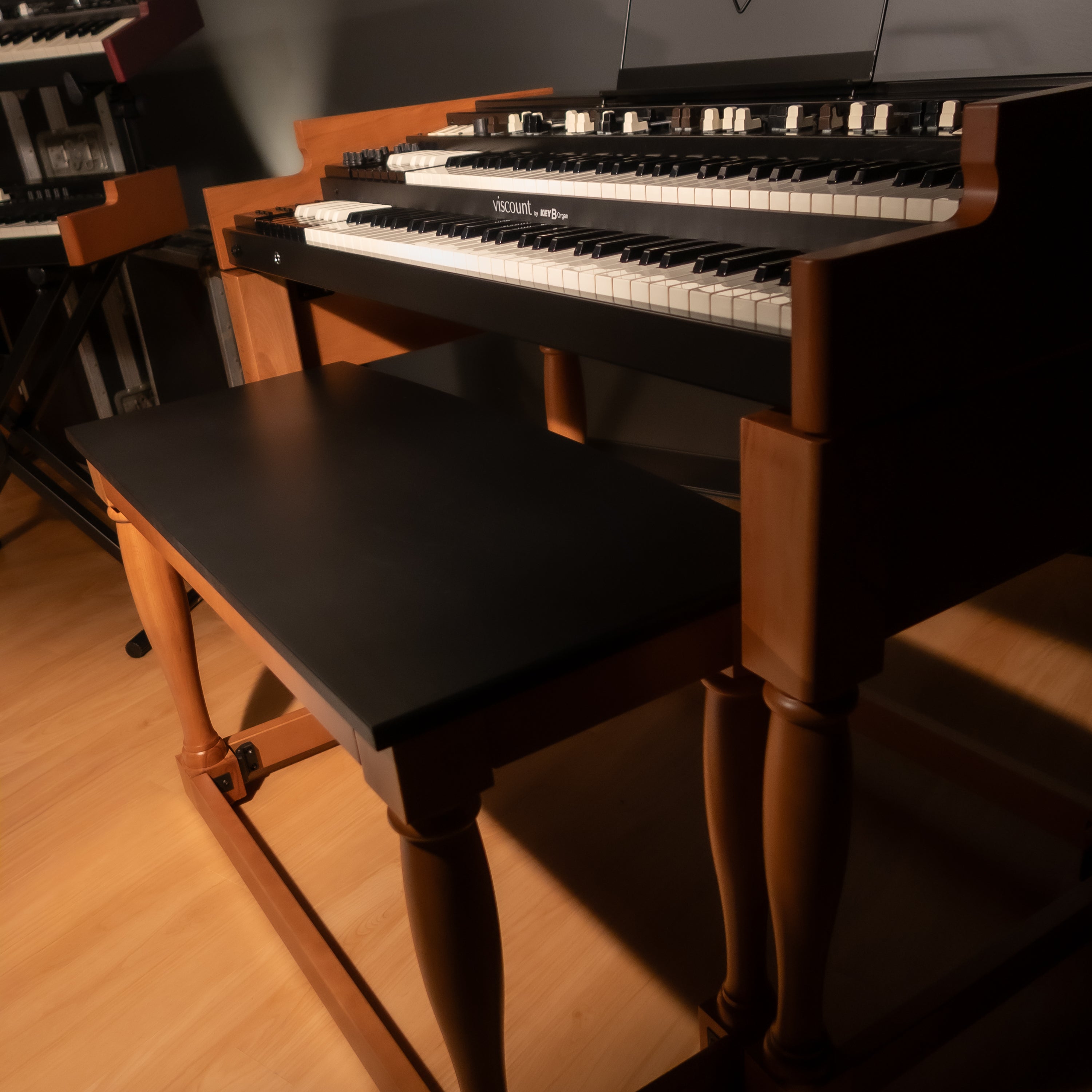 Viscount Legend Organ - View 4