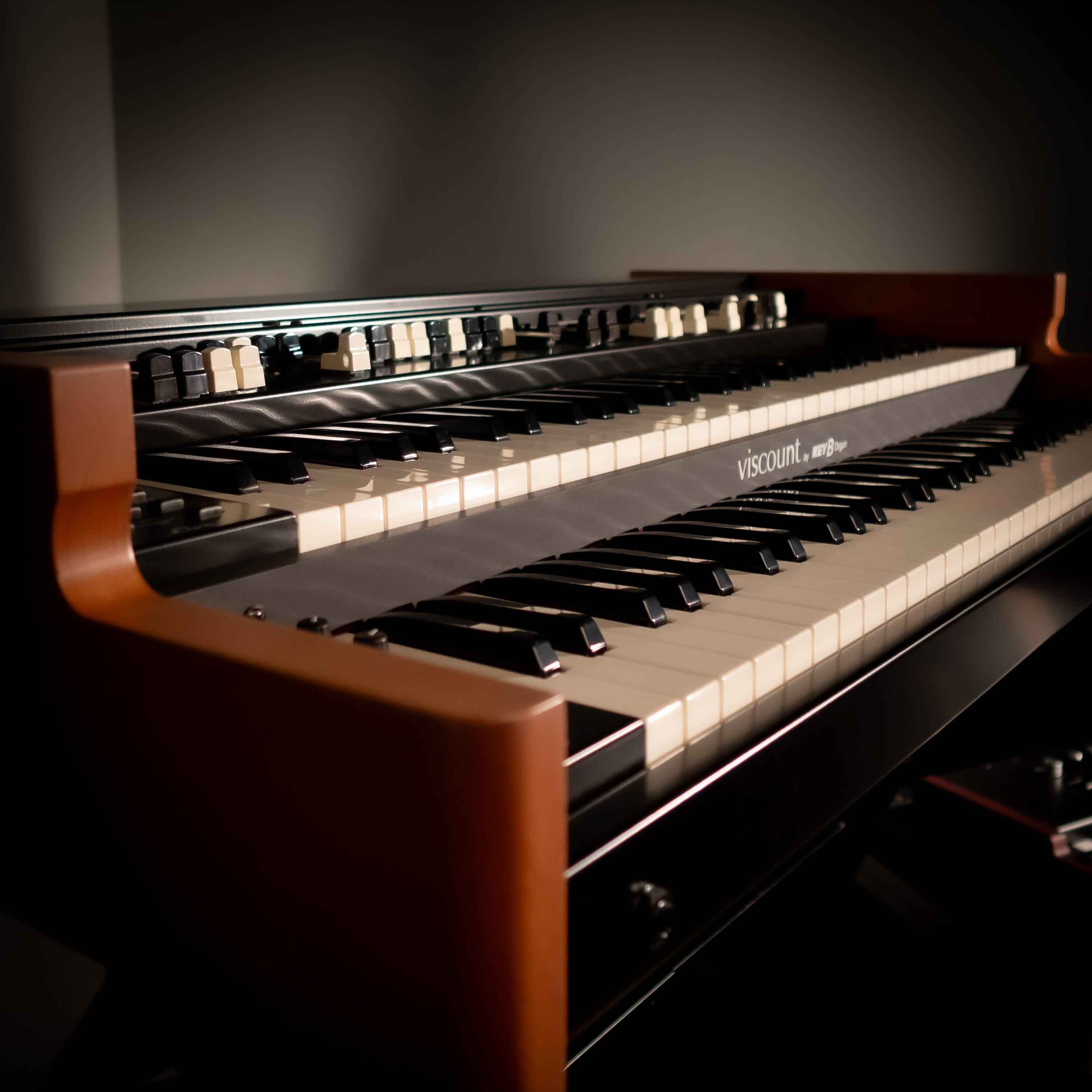 Viscount Legend Live Organ - View 7