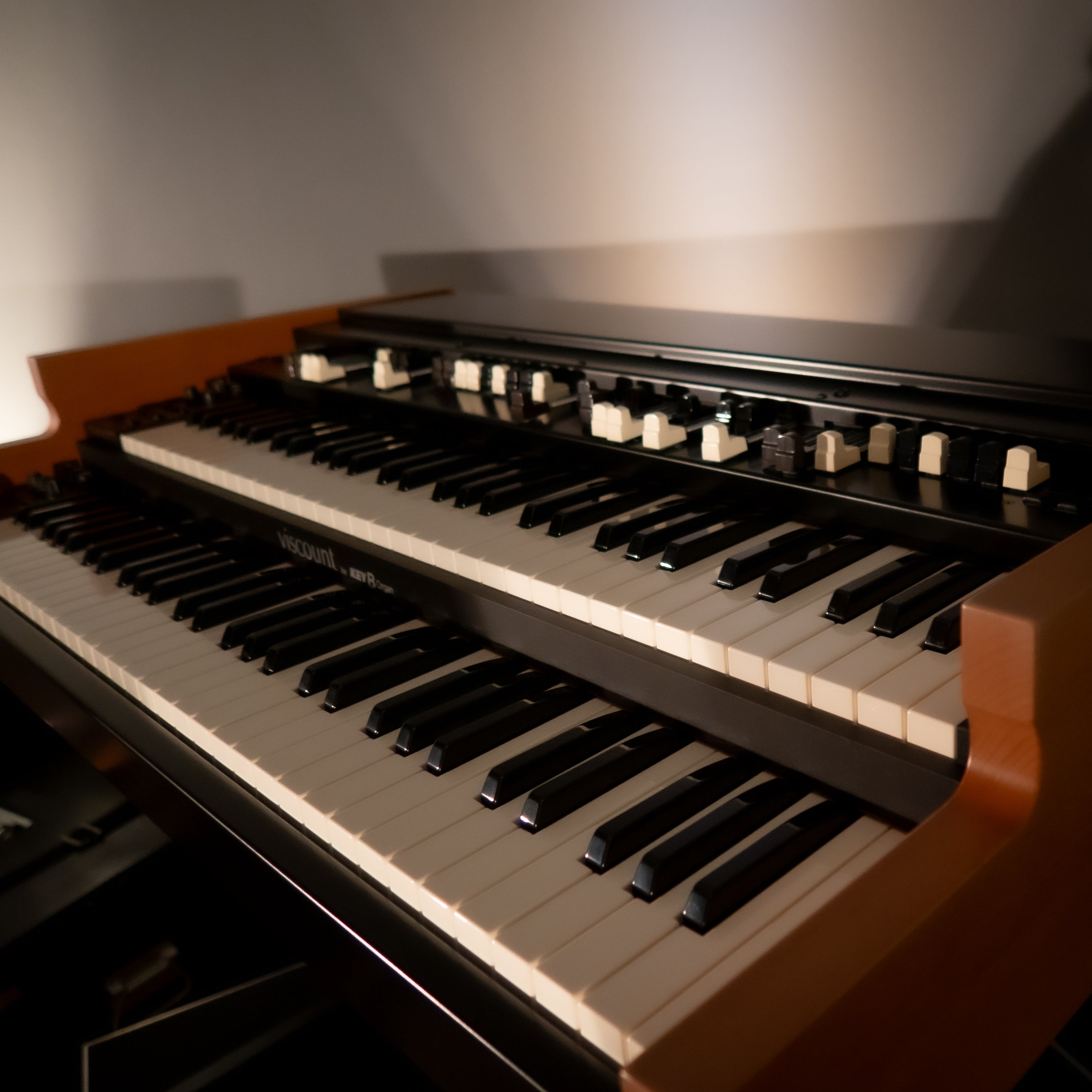 Viscount Legend Live Organ - View 6