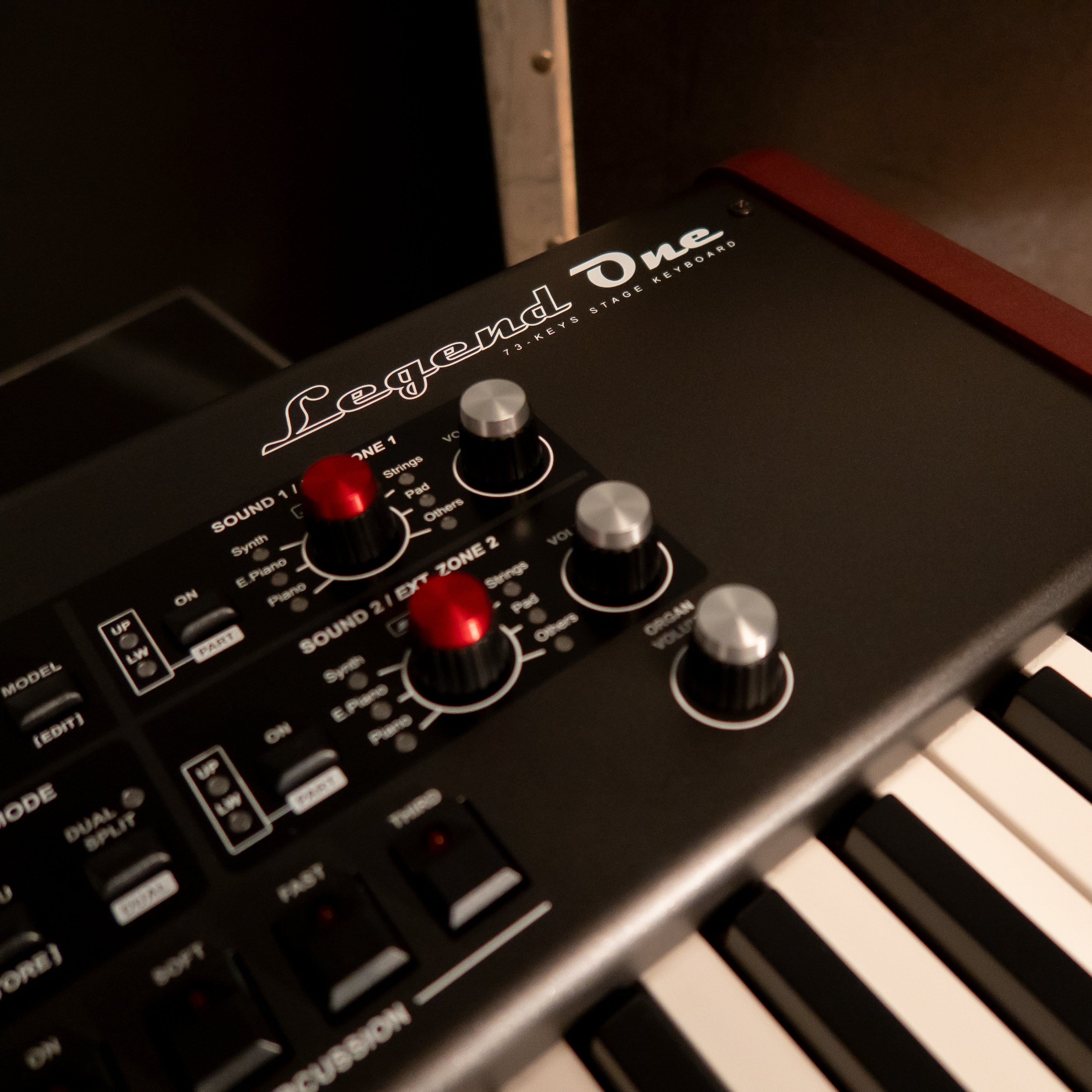 Viscount Legend One 73 Stage Keyboard - View 2