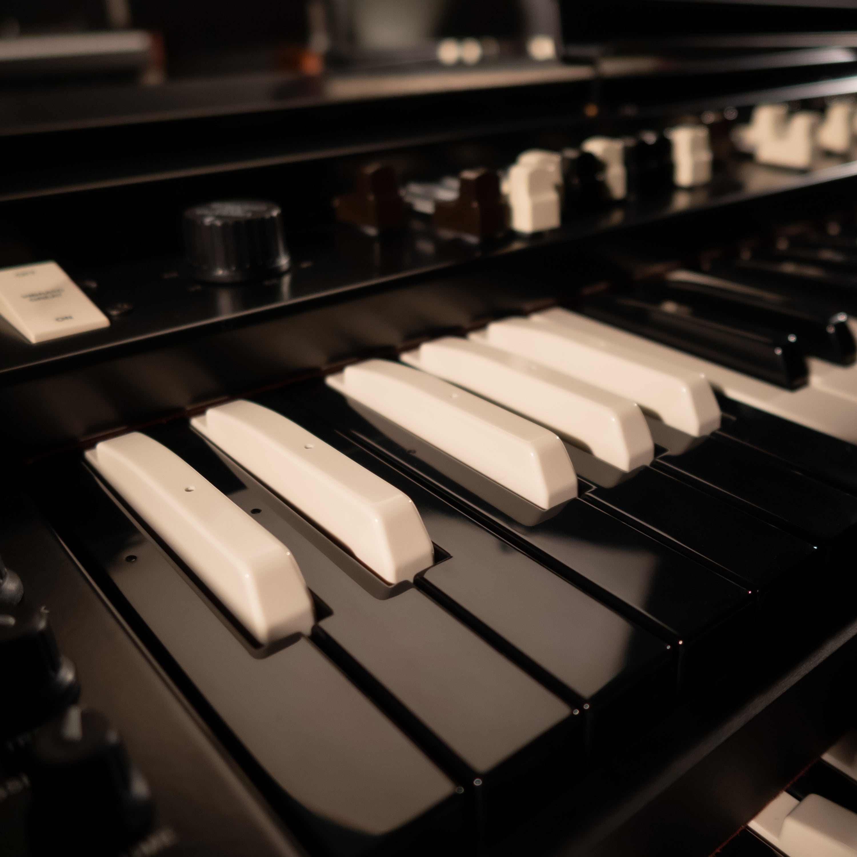 Viscount Legend SOUL 273 Digital Tonewheel Organ - Black - View 12