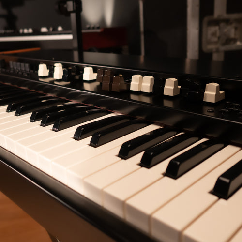 Viscount Legend Solo Organ - View 4