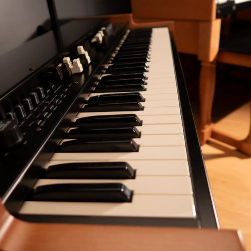 Viscount Legend Solo Organ - View 5