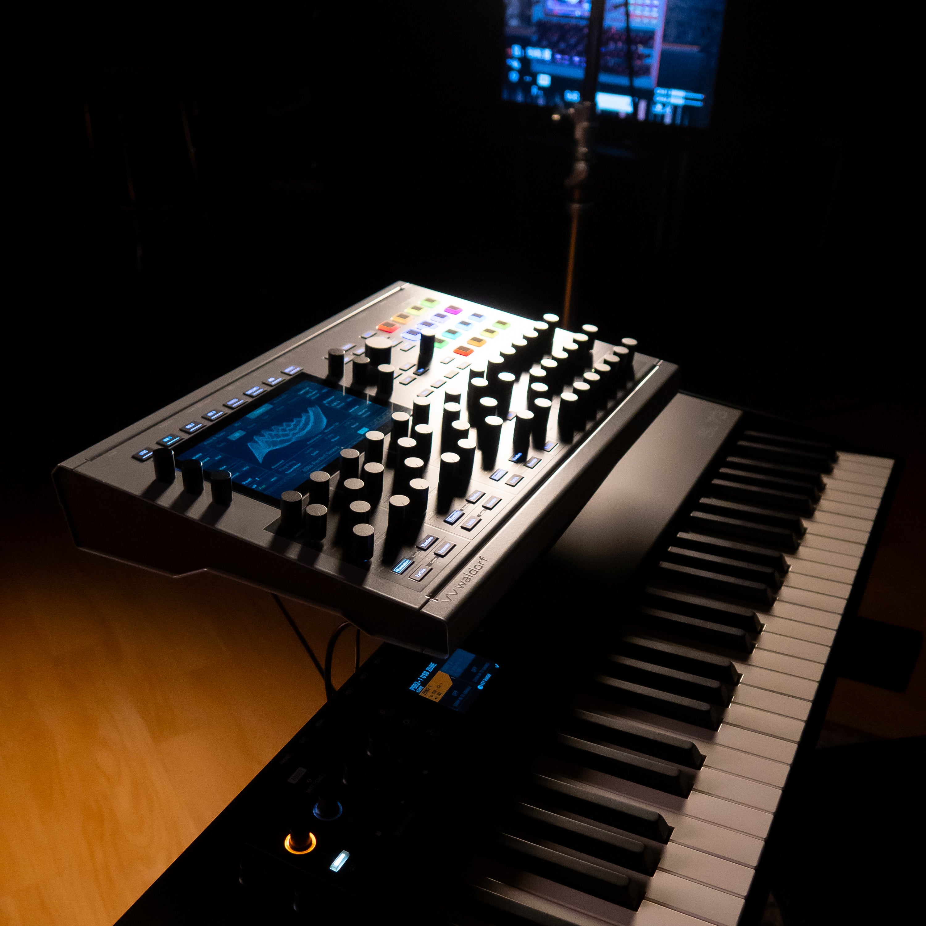 Music production setup with a Waldorf Iridium MK2 and Studiologic MIDI controller keyboard