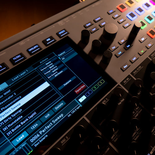 Close up of the screen of the Waldorf Iridium MK2