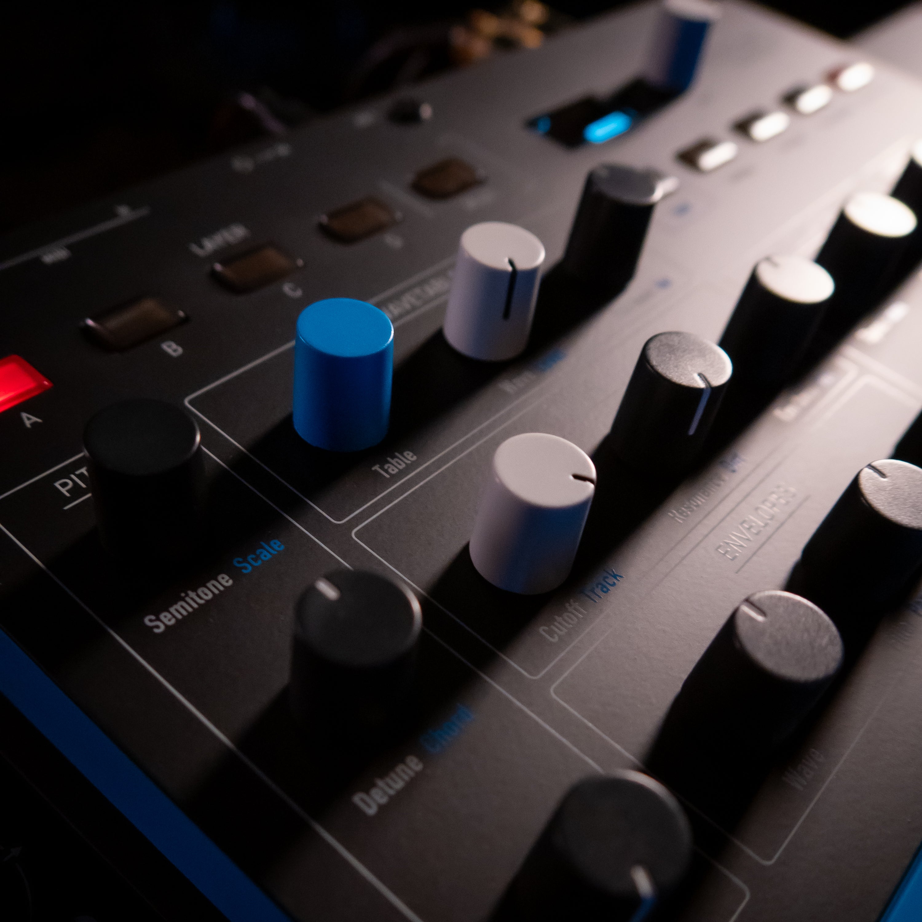 Waldorf Protein 8-Voice Desktop Wavetable Synthesizer – Kraft Music