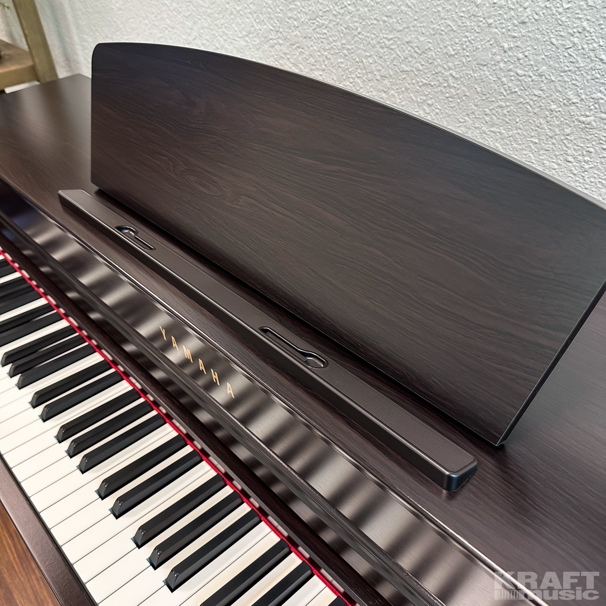 Yamaha Clavinova CLP-735 Digital Piano - Rosewood - music rest
