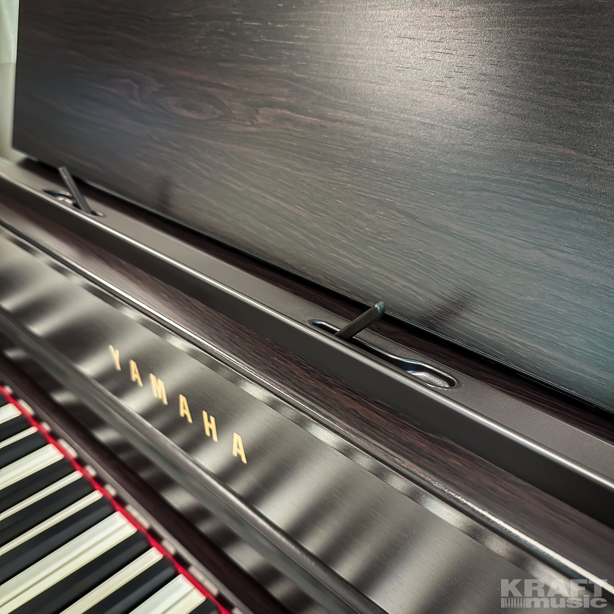 Yamaha Clavinova CLP-735 Digital Piano - Rosewood - music score braces
