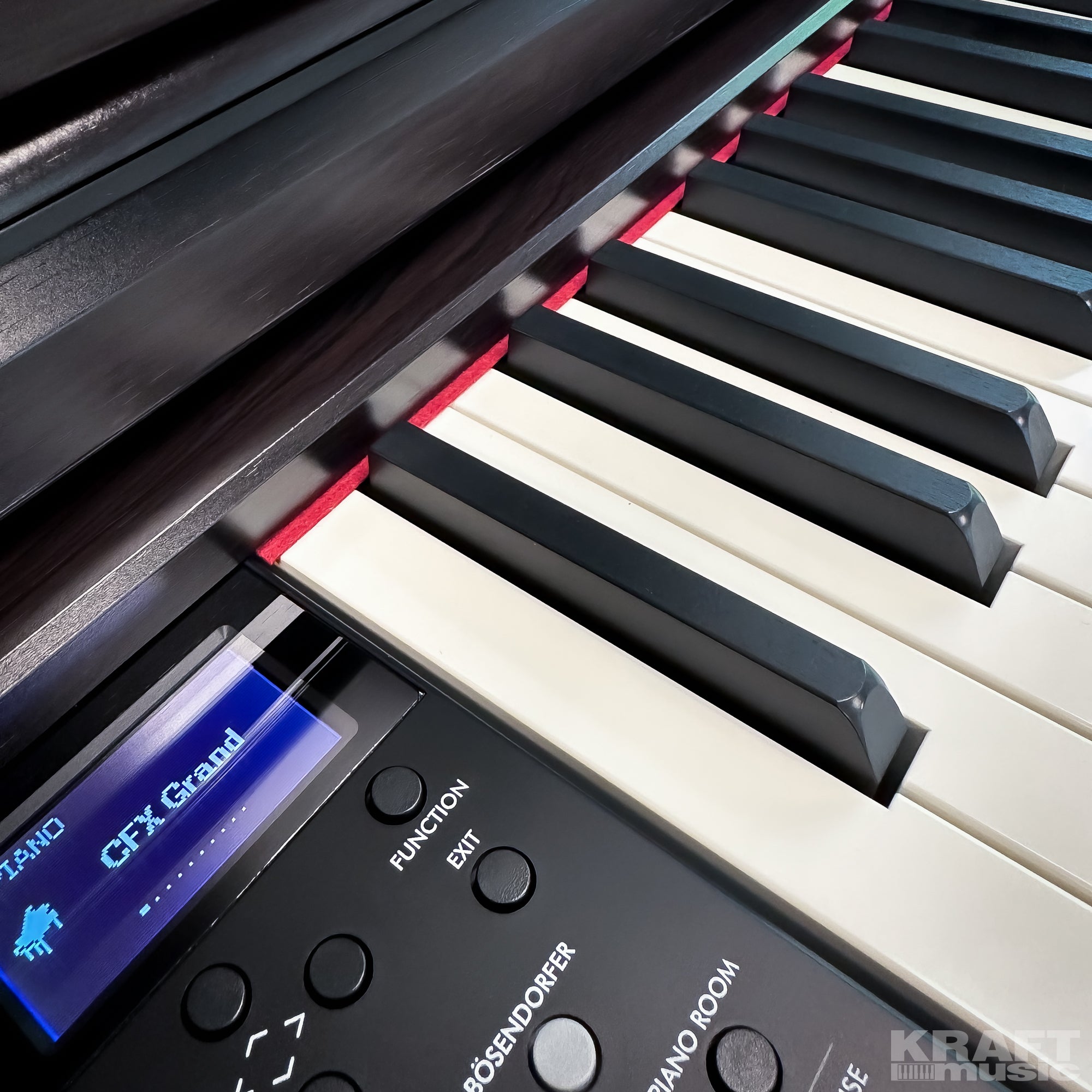 Yamaha Clavinova CLP-735 Digital Piano - Rosewood - LED screen
