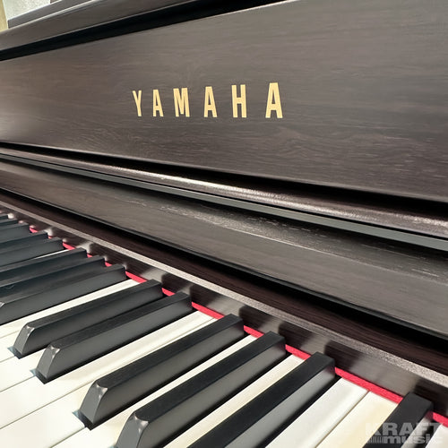 Yamaha Clavinova CLP-735 Digital Piano - Rosewood - style shot