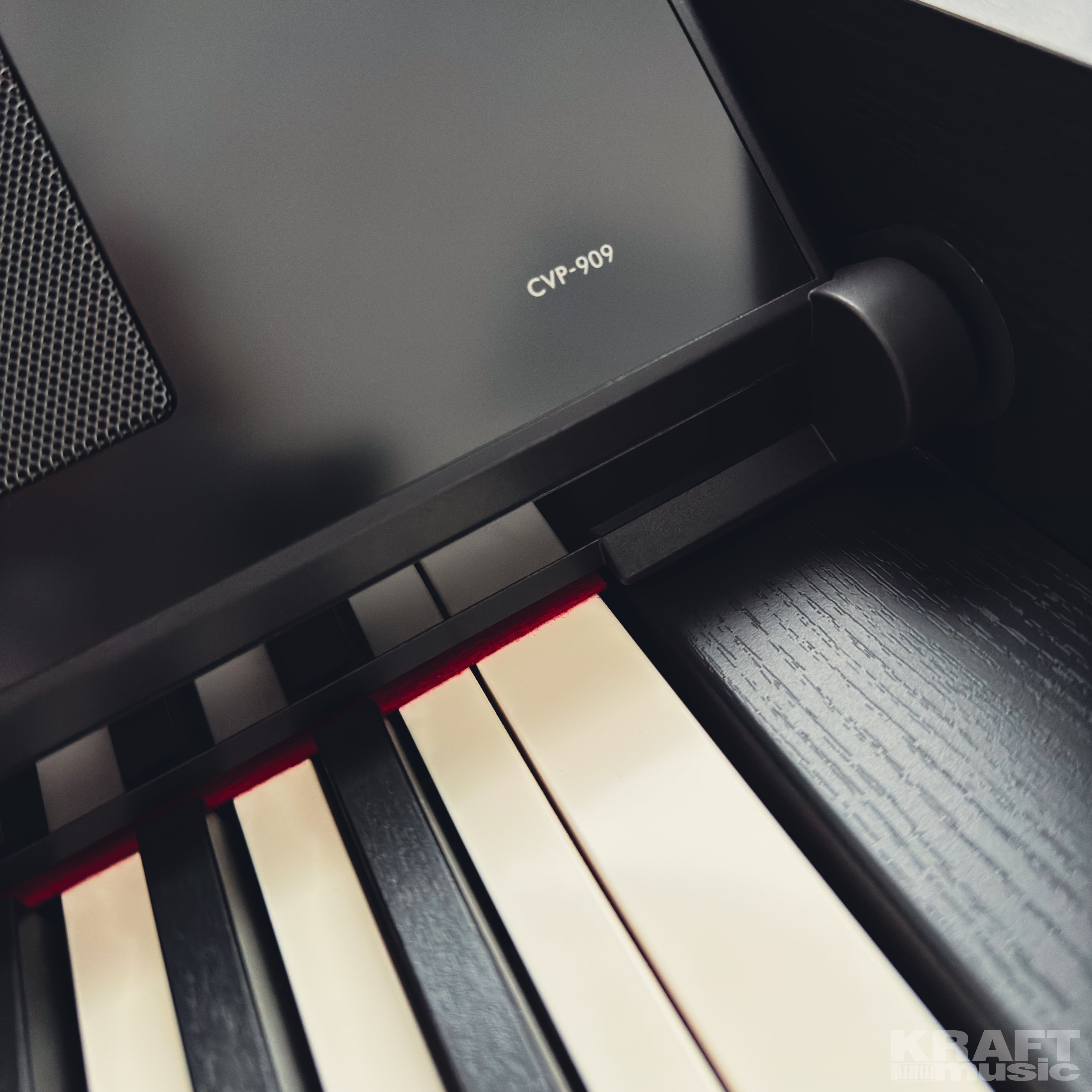 Yamaha Clavinova CVP-909 Digital Piano - Matte Black