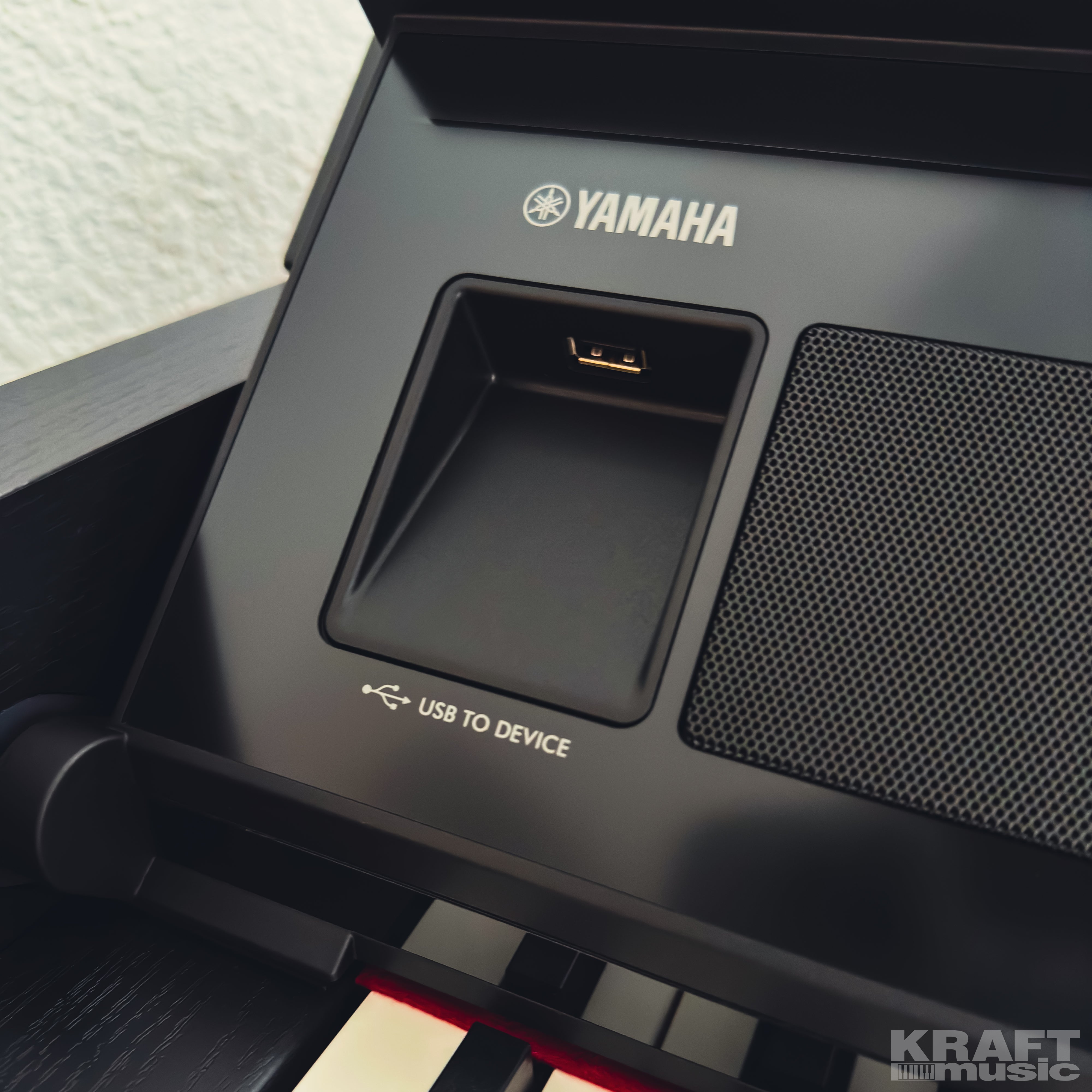 Yamaha Clavinova CVP-909 Digital Piano - Matte Black - USB jack