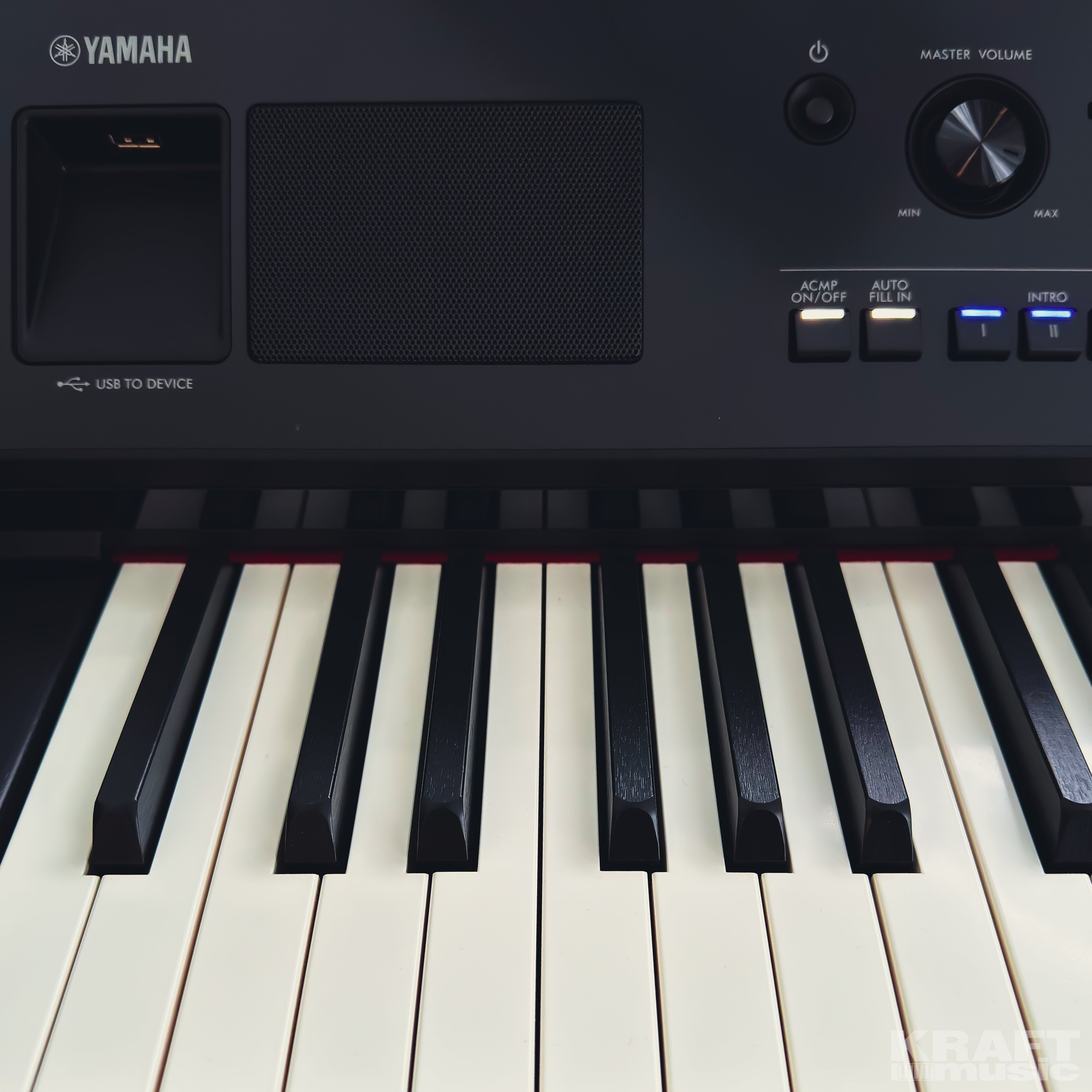 Yamaha Clavinova CVP-909 Digital Piano - Matte Black - controls view 1