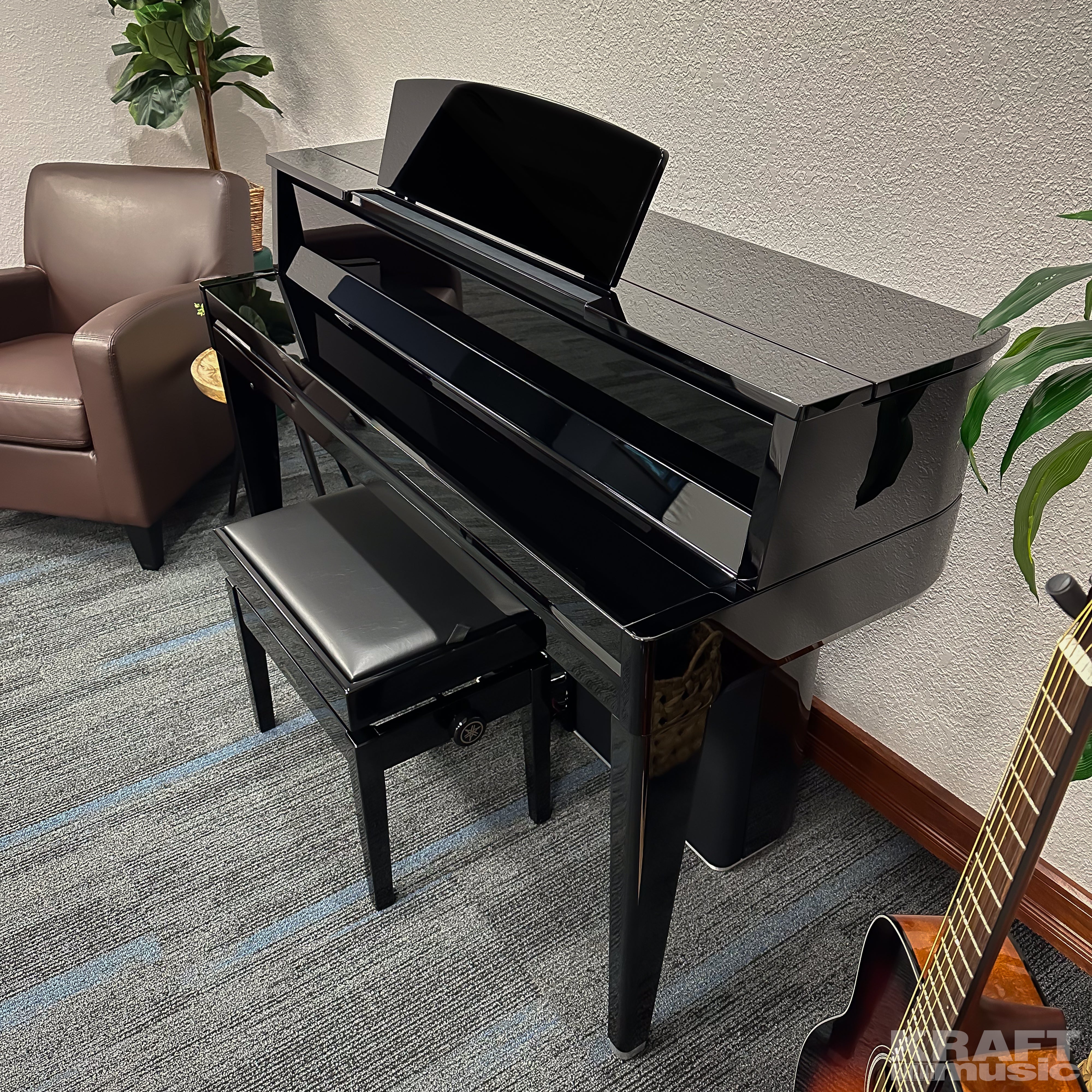 Yamaha AvantGrand N2 Hybrid Piano - Polished Ebony - key cover closed