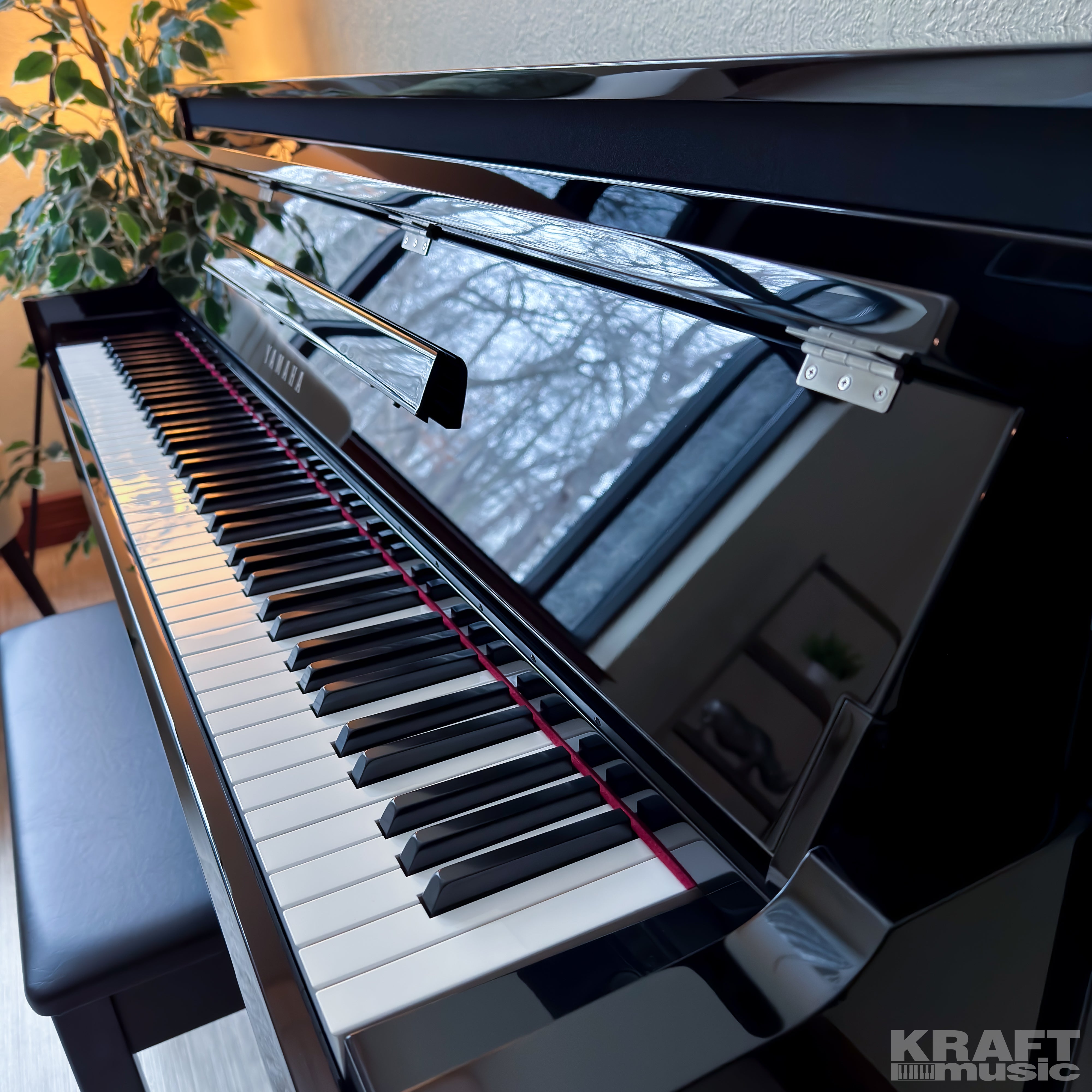Yamaha AvantGrand NU1XA Hybrid Piano - Polished Ebony - key cover up