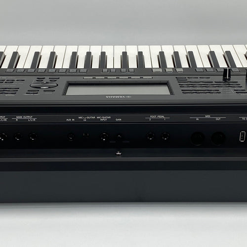 Yamaha PSR-SX300 keyboard on a white background