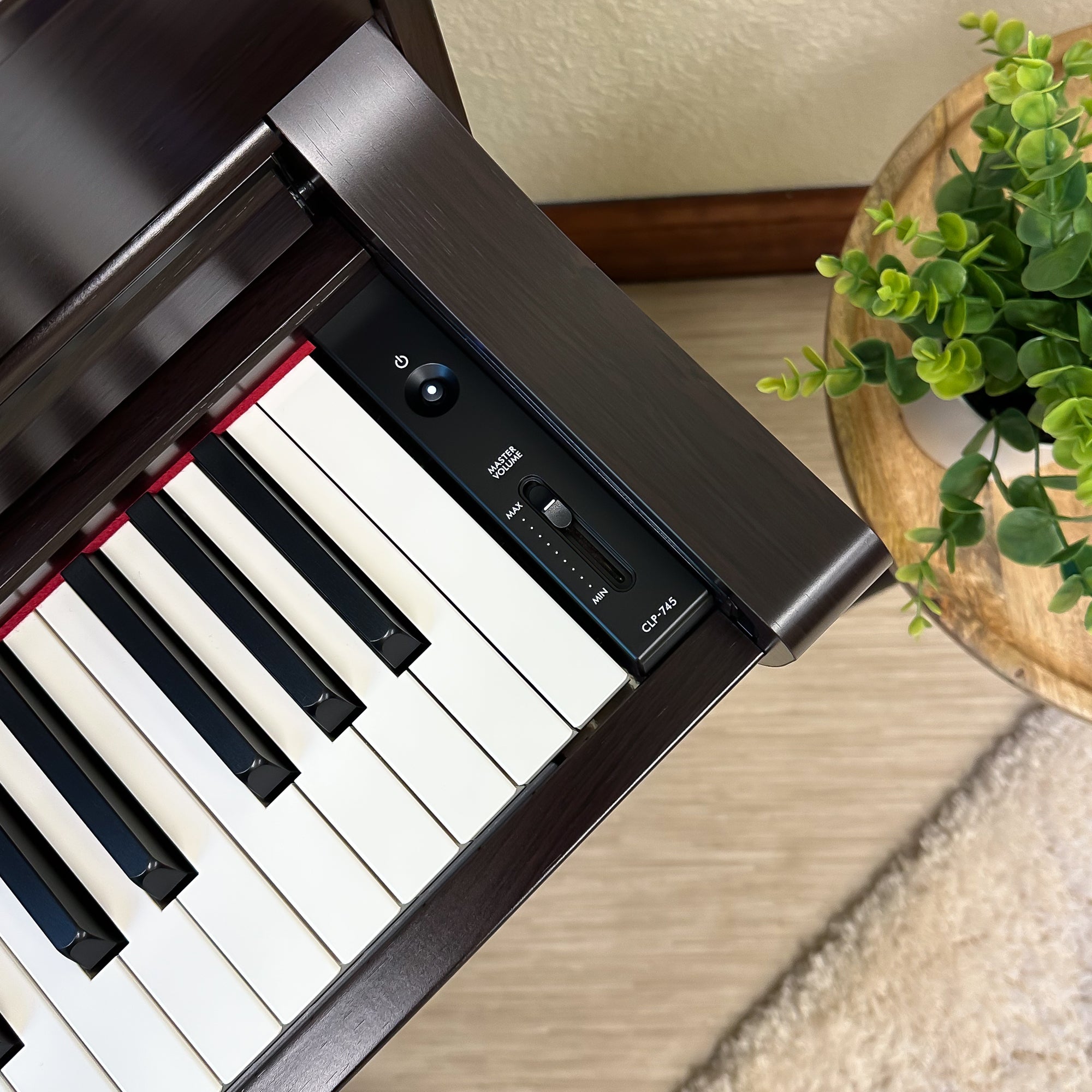 Yamaha Clavinova CLP-745 Digital Piano - Rosewood - power and volume controls