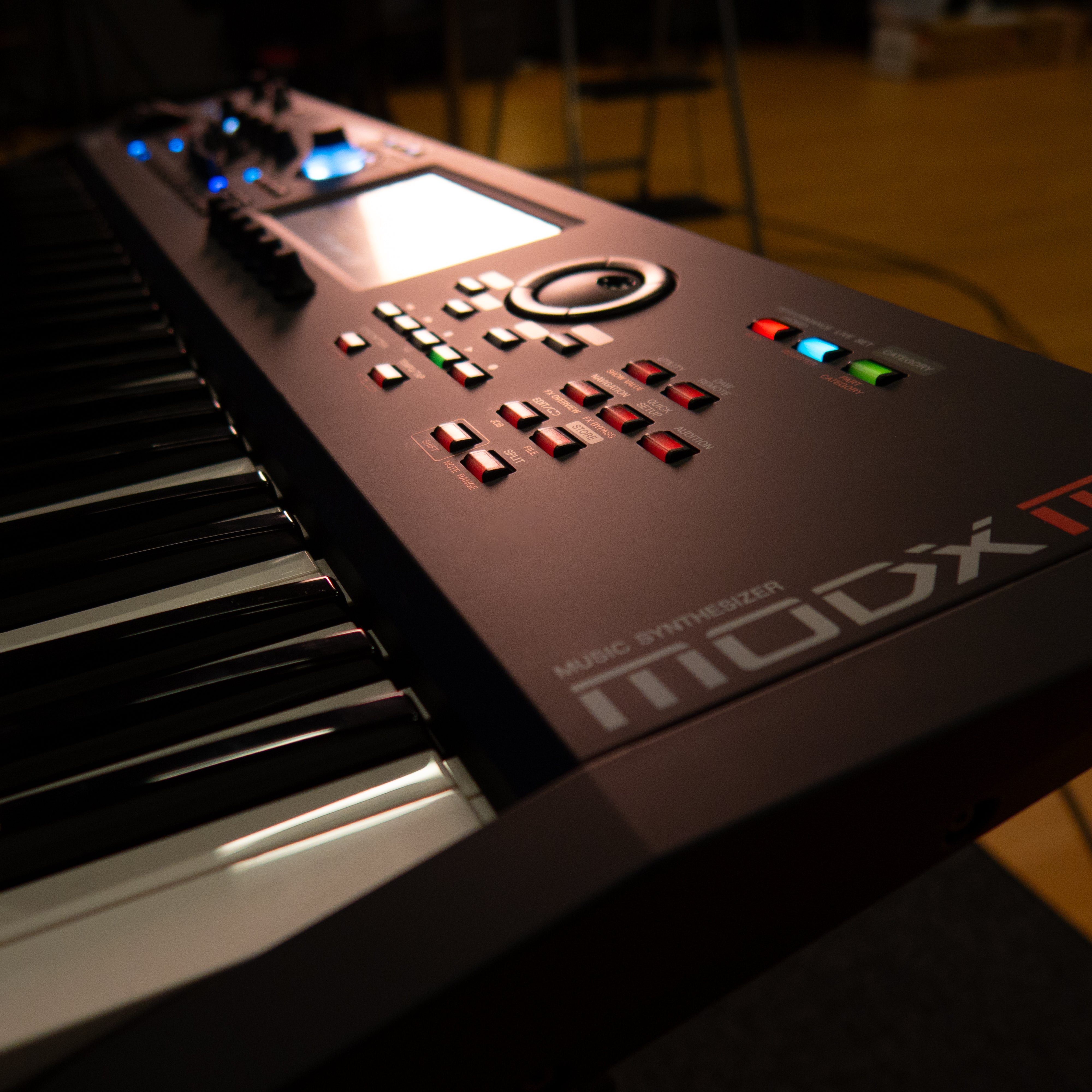 Yamaha MODX M6 61-Key Music Synthesizer KEY ESSENTIALS BUNDLE View 9