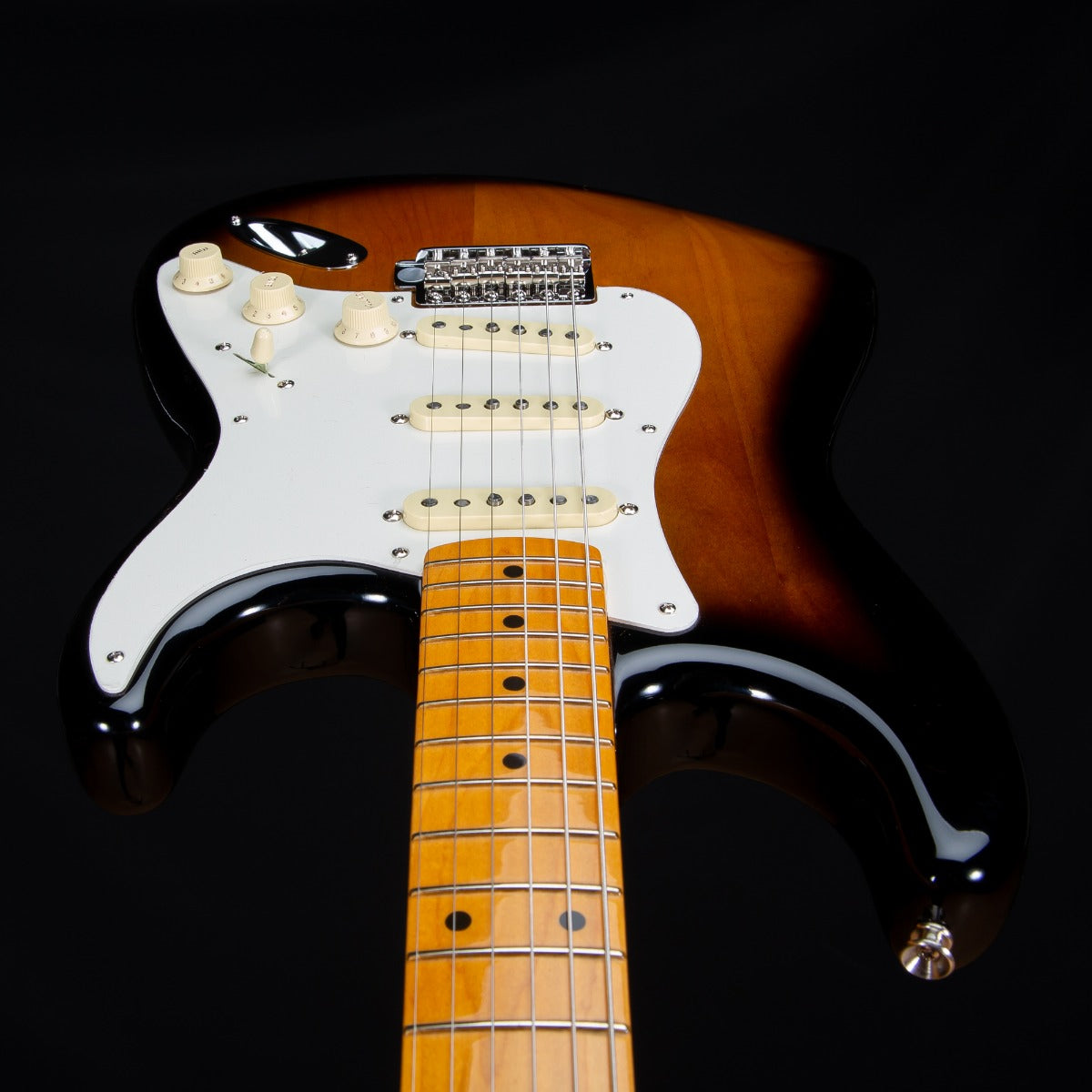 Fender American Vintage II 1957 Stratocaster - 2-Color Sunburst SN