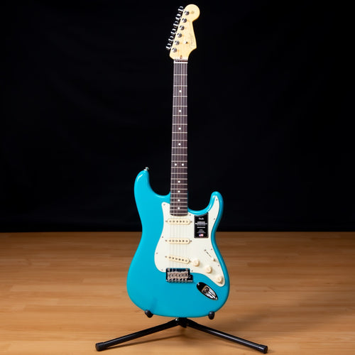 Fender American Pro II Stratocaster - Rosewood, Miami Blue view 2